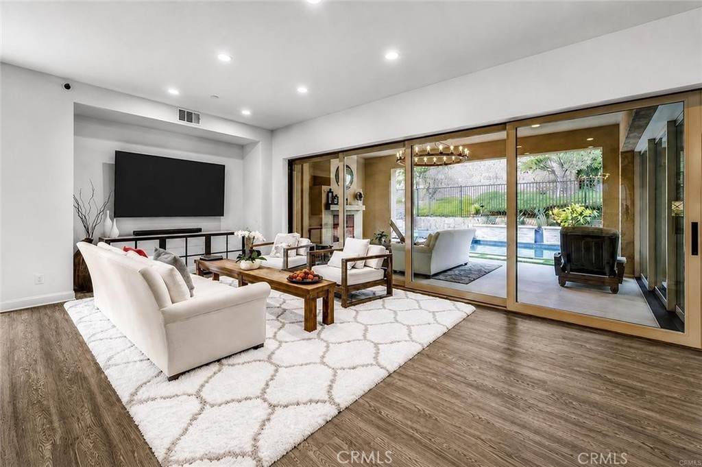 5577 Heritage Oak