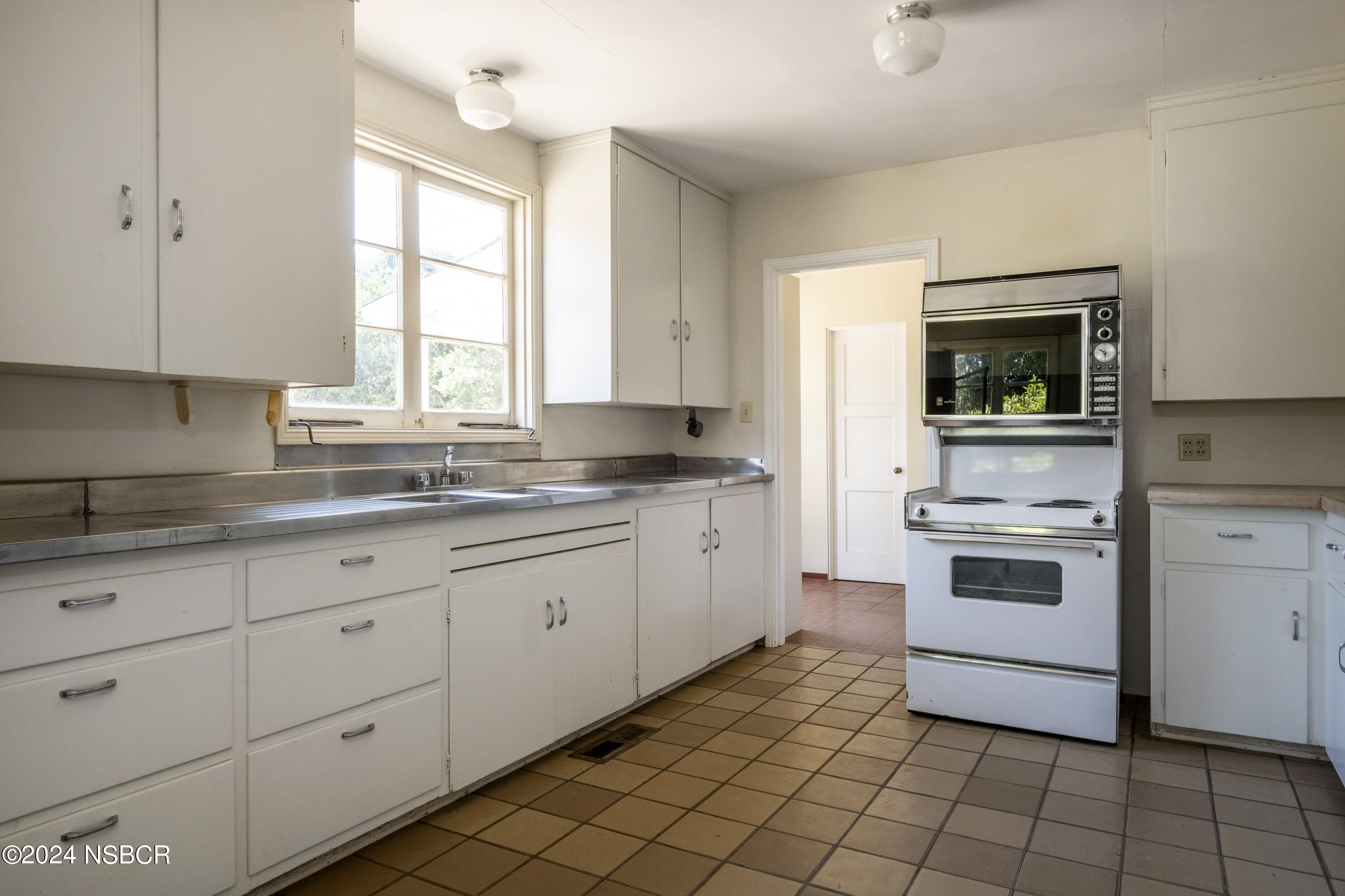 3142 Baseline Ave. Avenue