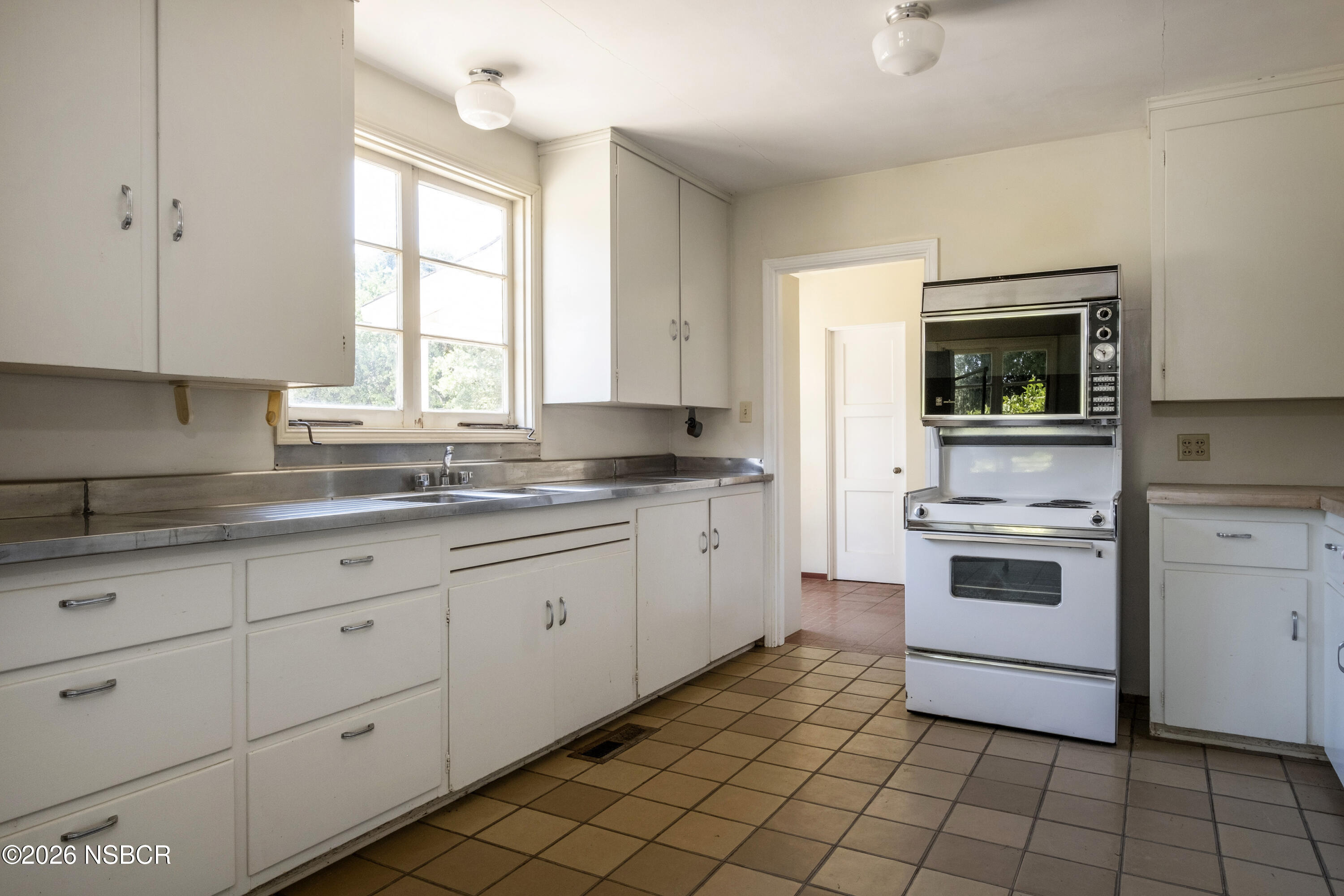 3142 -2 Baseline Ave. Avenue