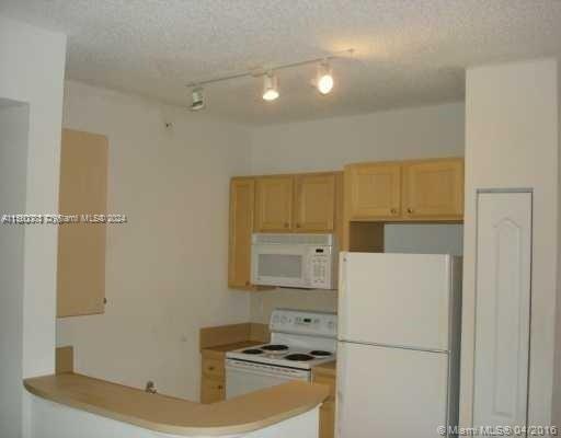 6001 SW 70th St # 146