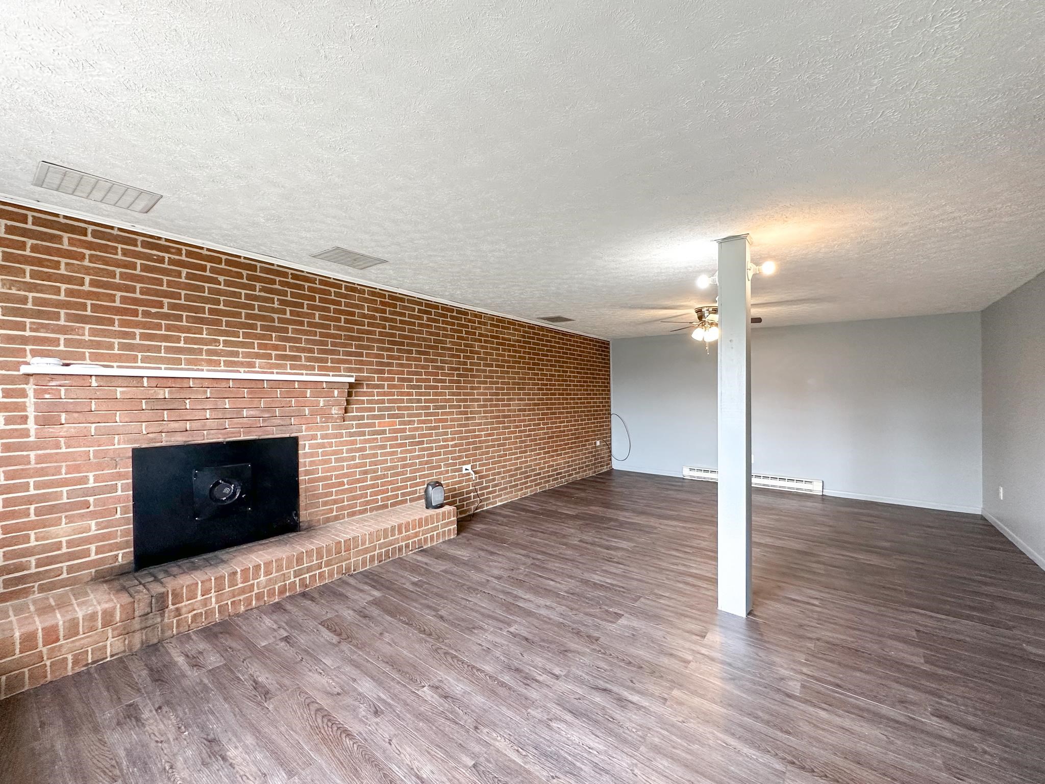 76 HILLSIDE DR