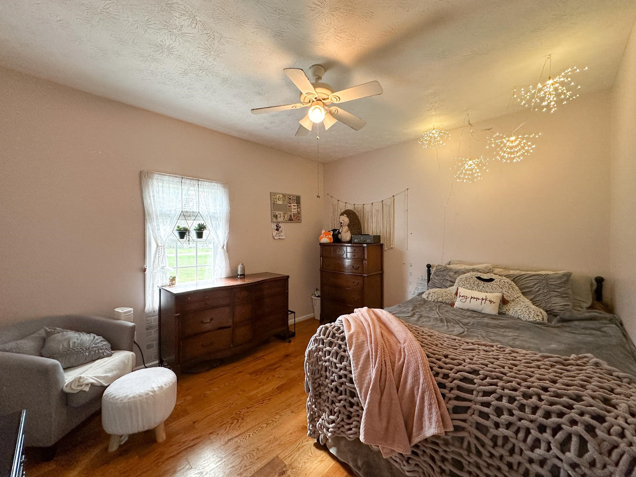 3427 LYNDHURST RD