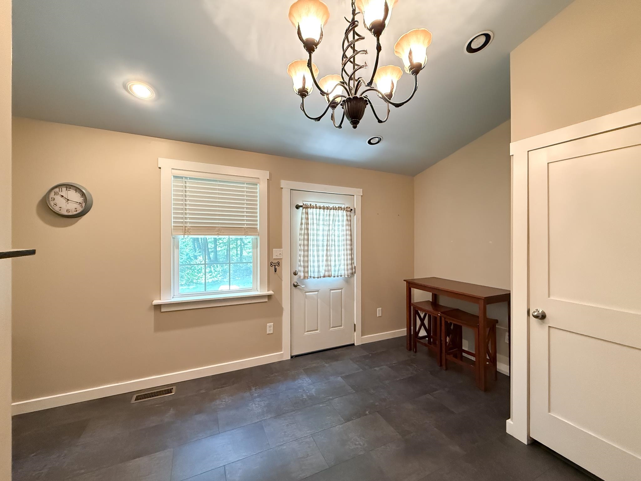 323 DEER TRAIL DR
