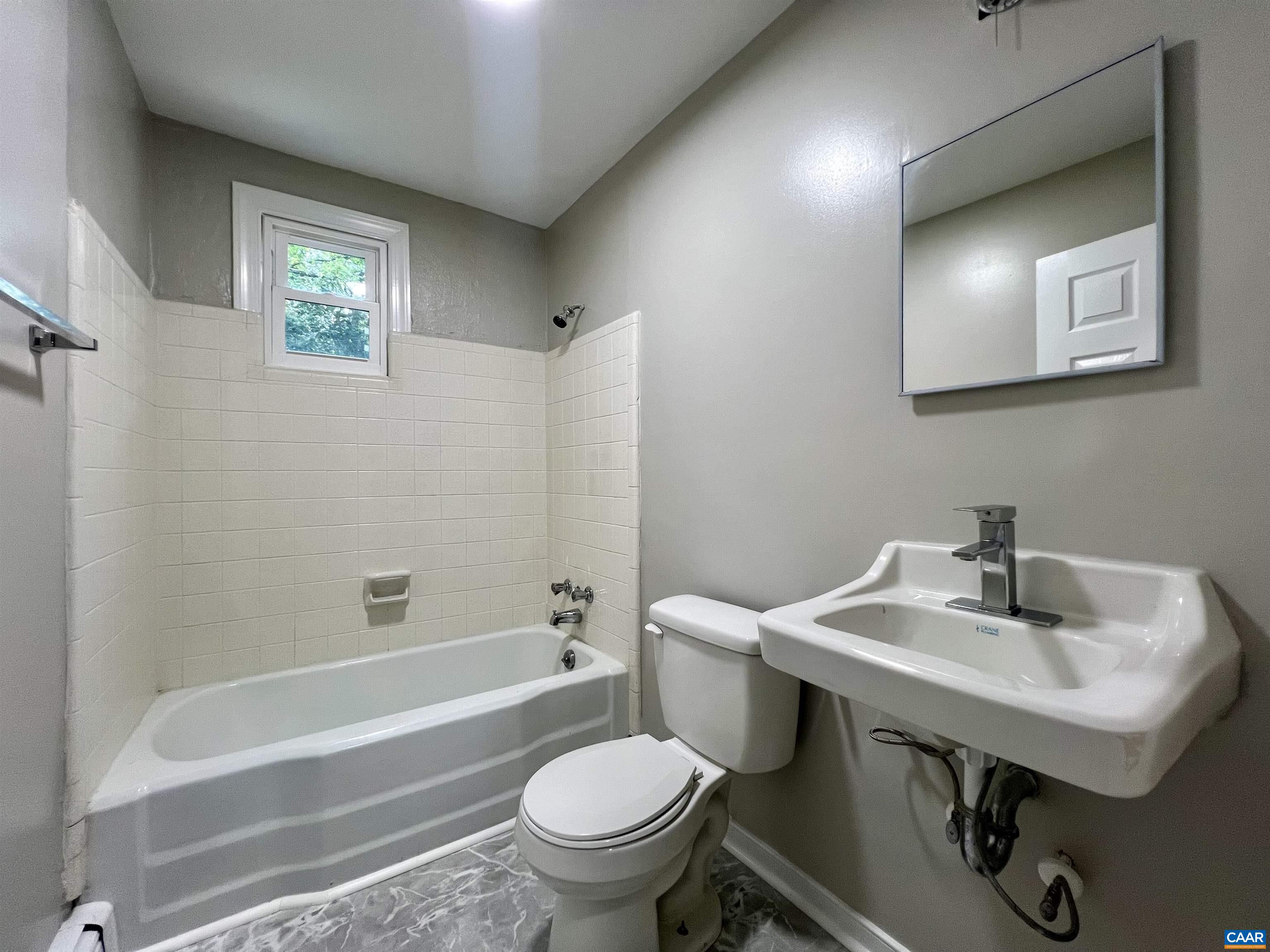 2525 WOODLAND DR Unit: A