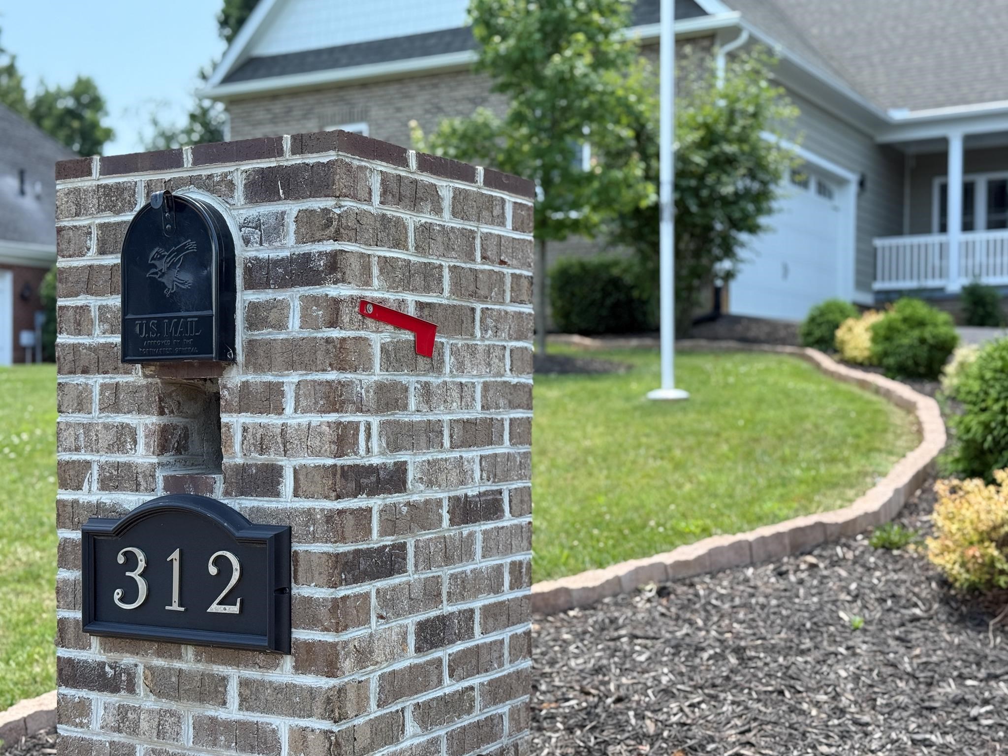 312 STONEWALL DR