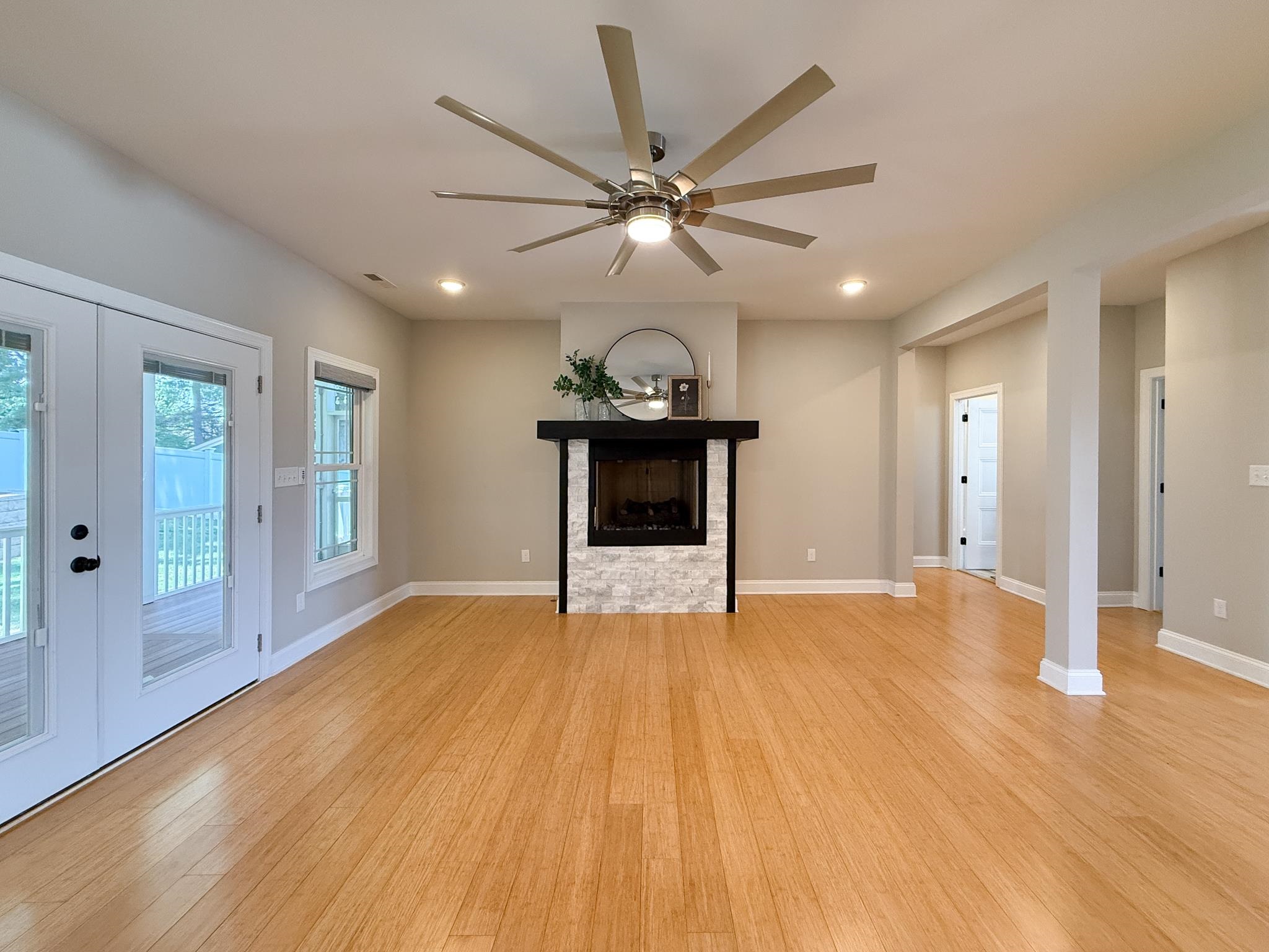 312 STONEWALL DR