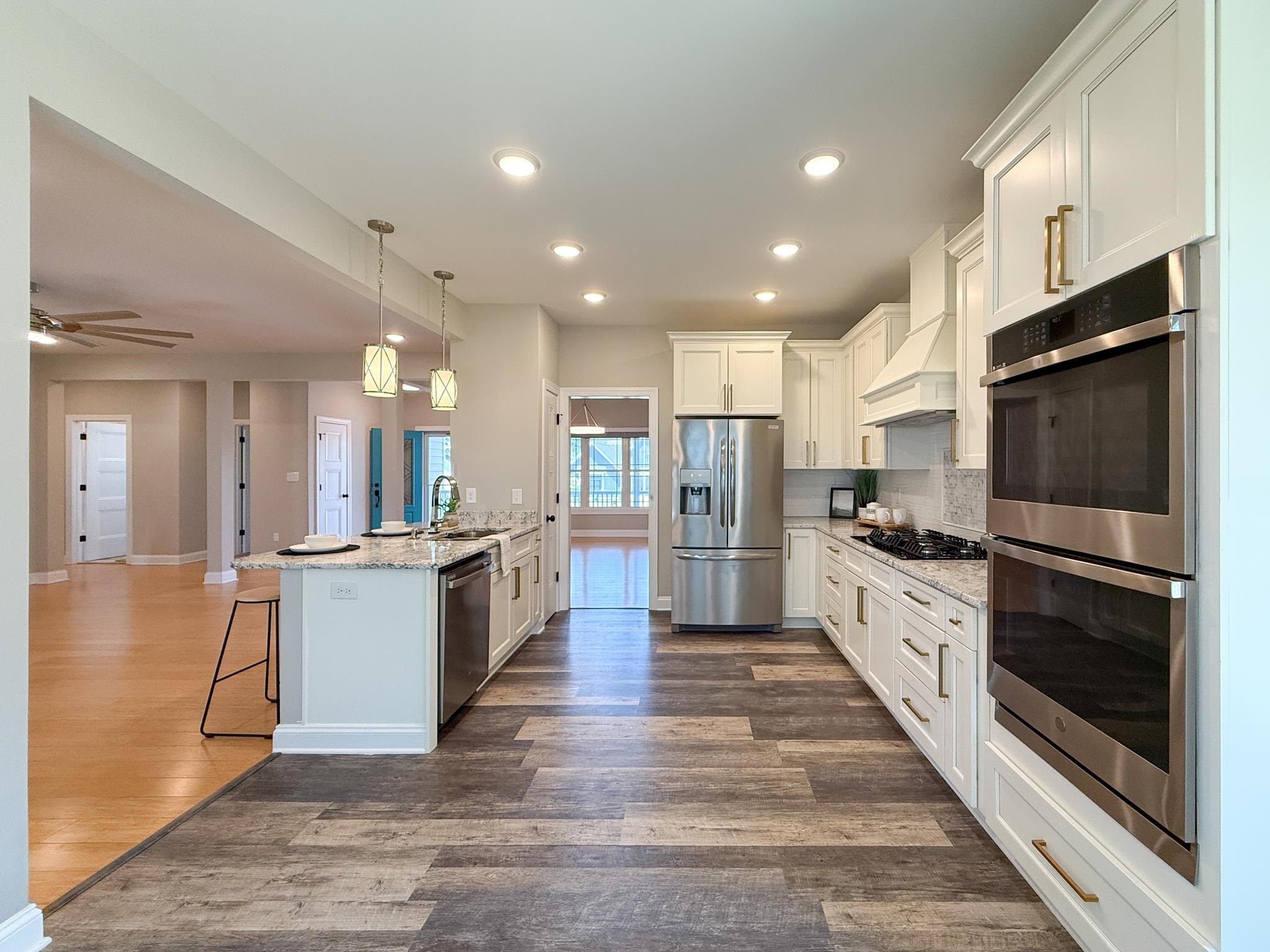 312 STONEWALL DR