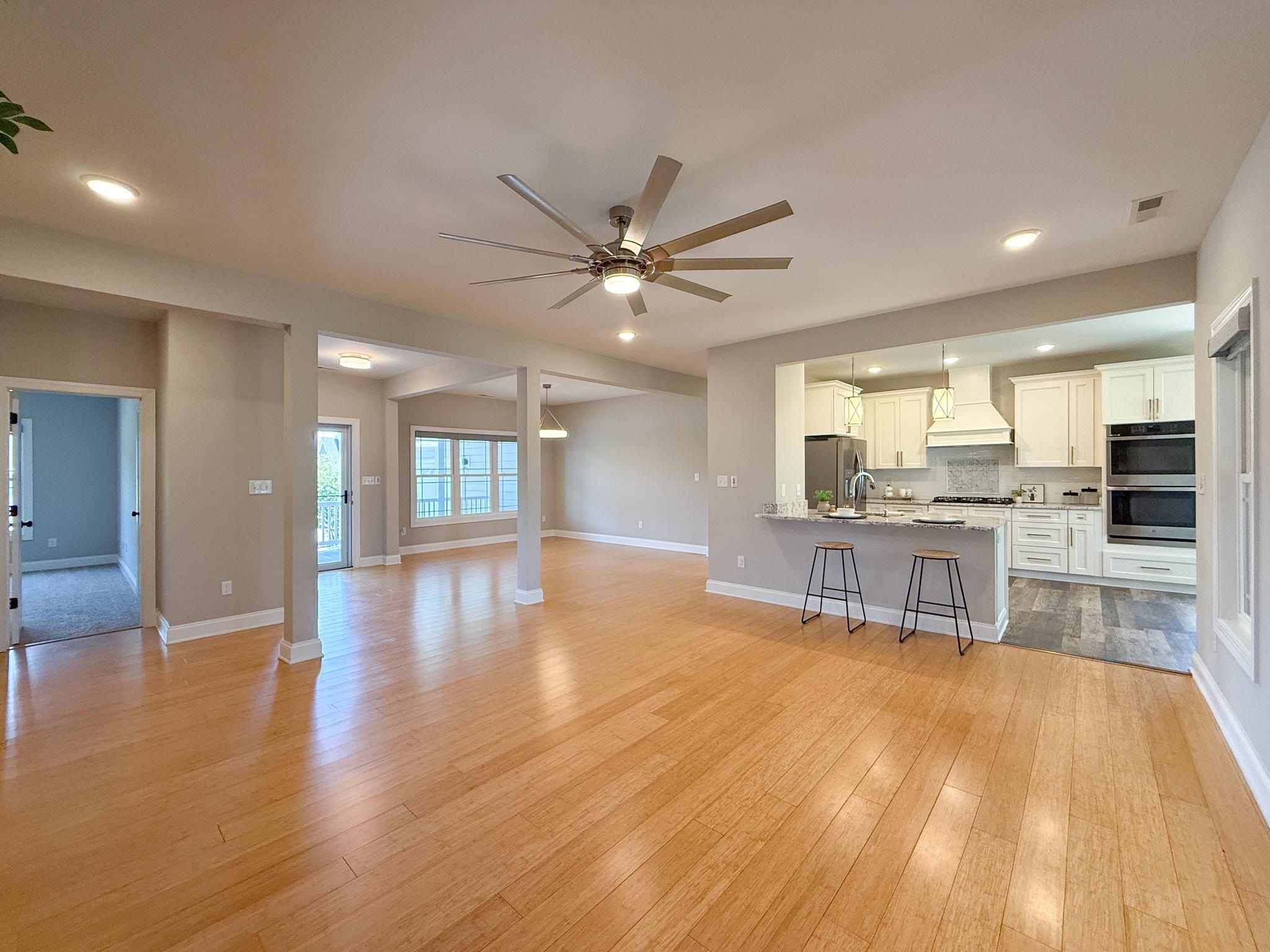 312 STONEWALL DR