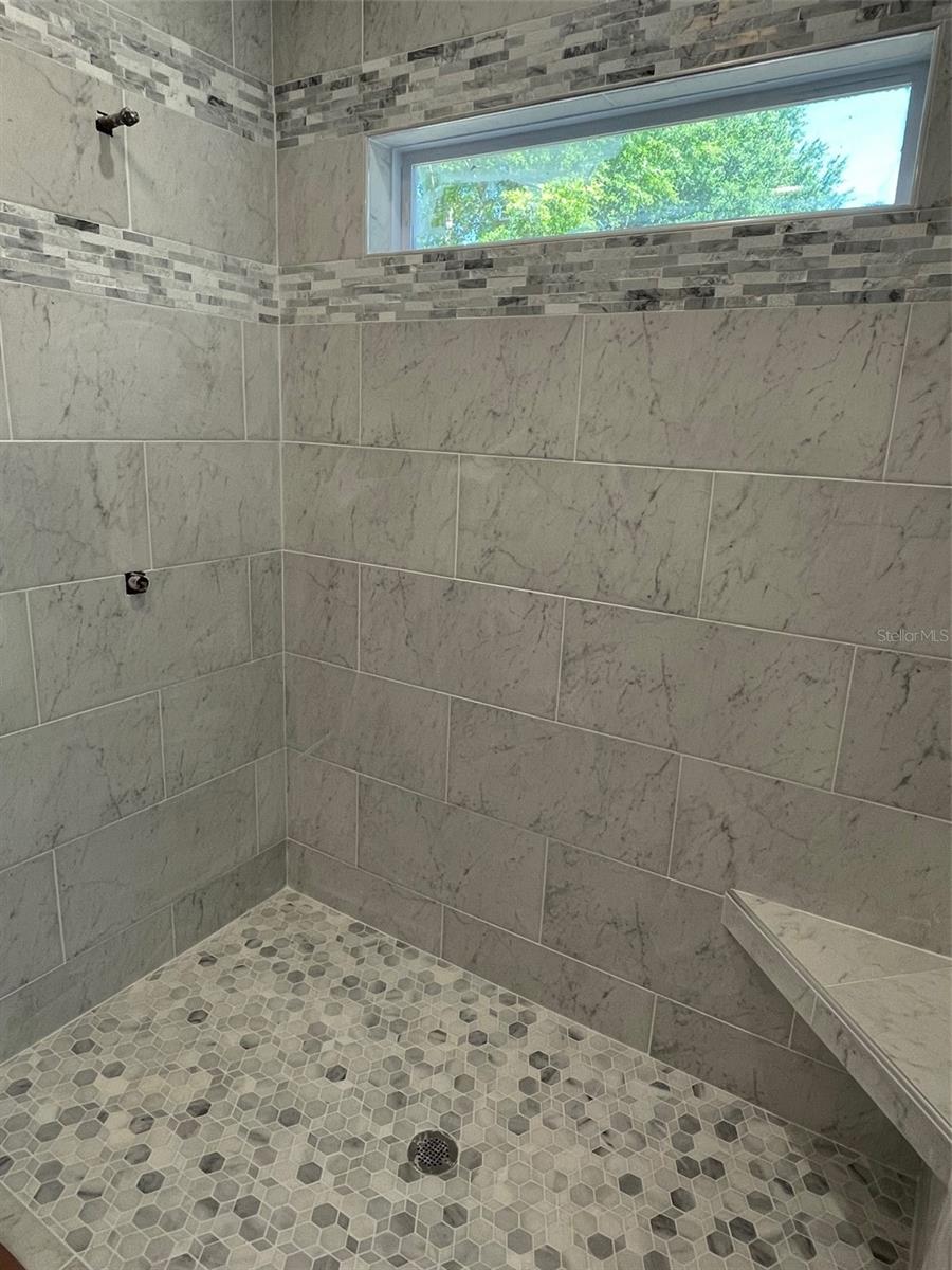 179 SW GREENWOOD TER