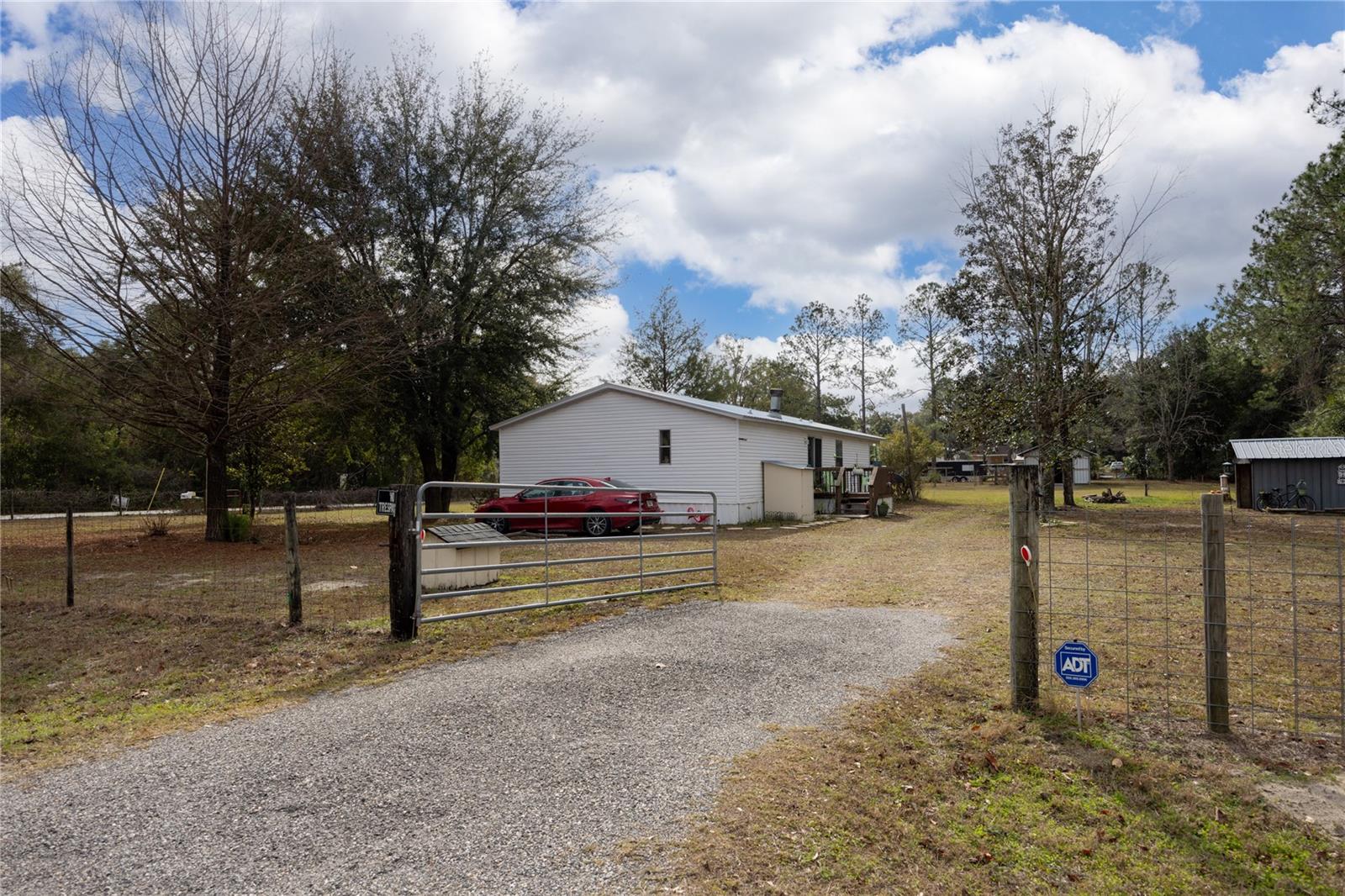 128 SW NANTUCKETT PL