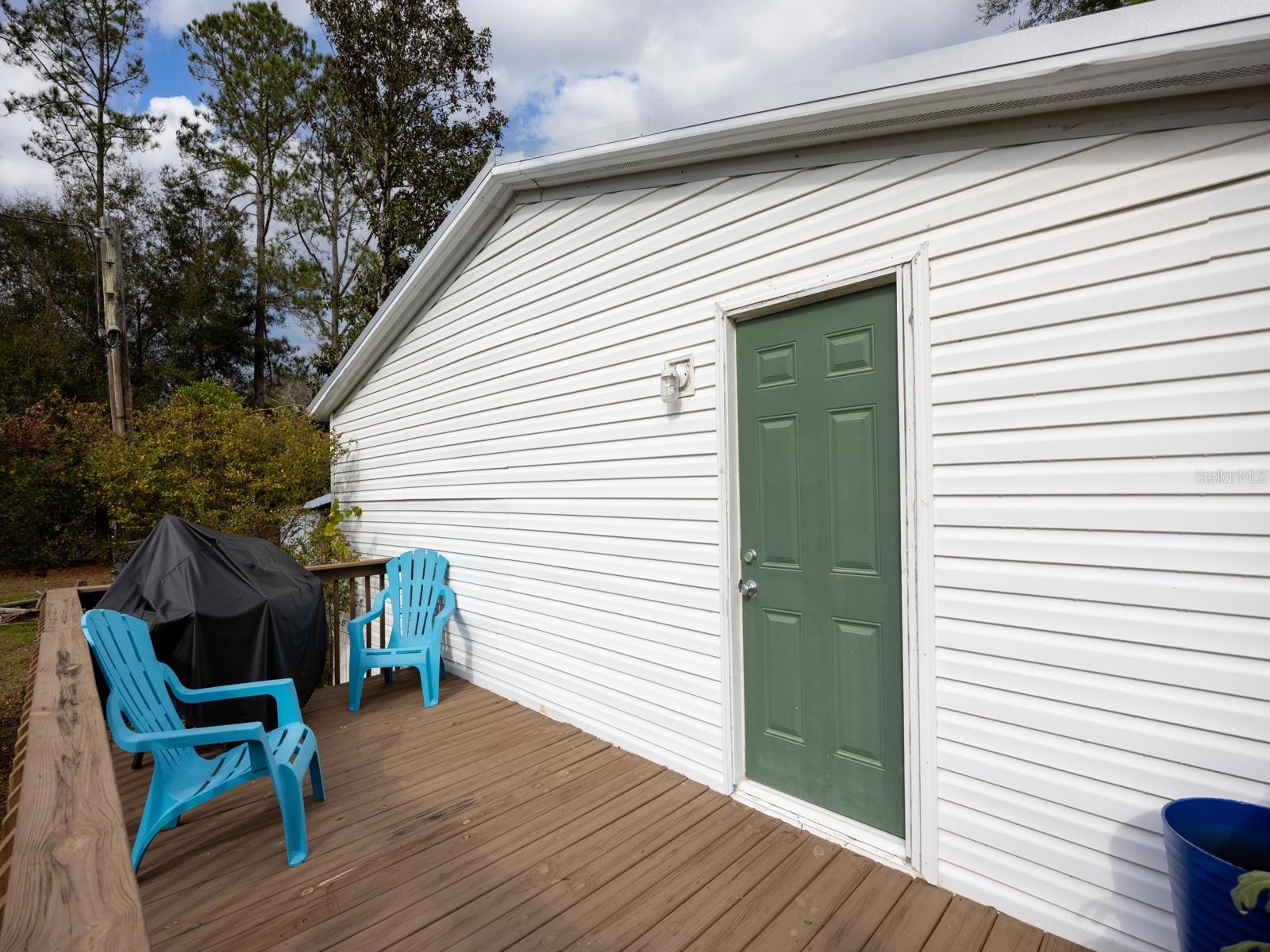 128 SW NANTUCKETT PL