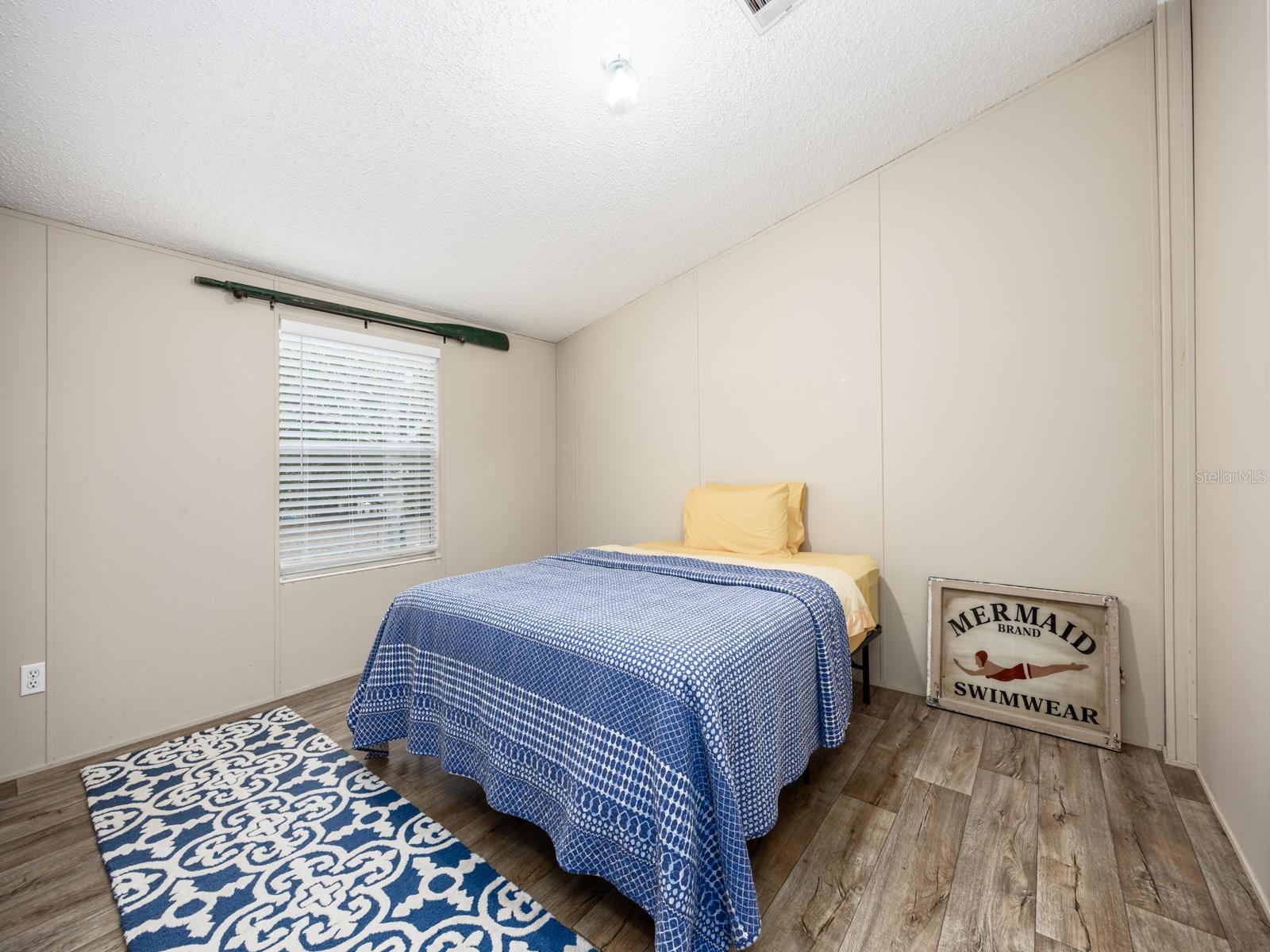 128 SW NANTUCKETT PL