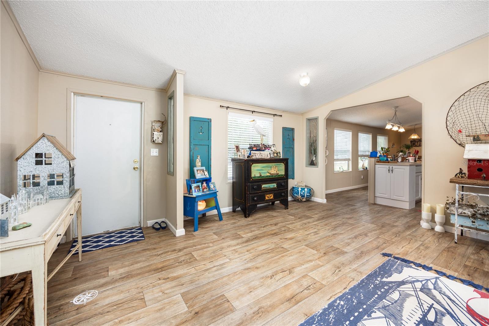 128 SW NANTUCKETT PL