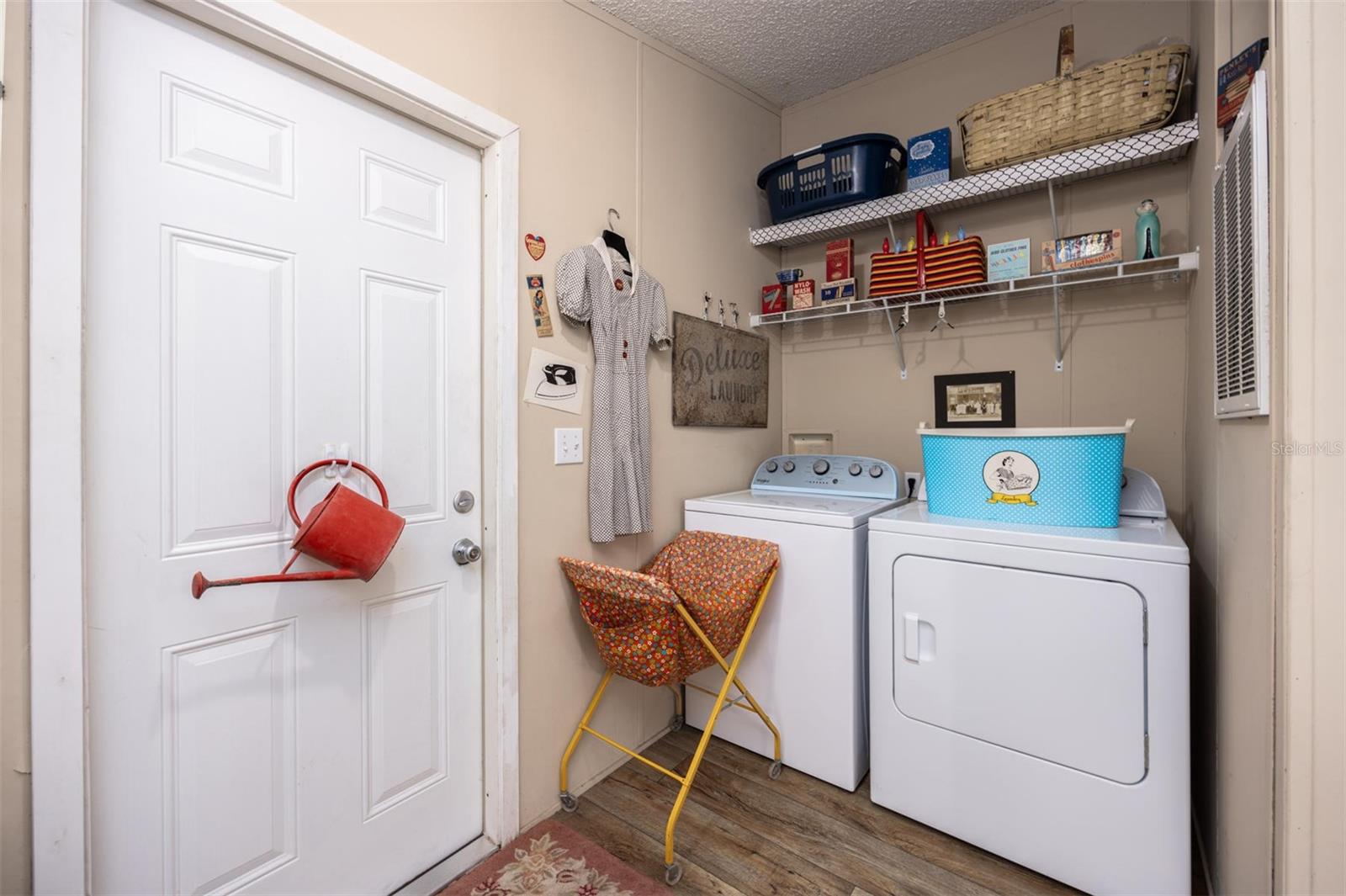 128 SW NANTUCKETT PL