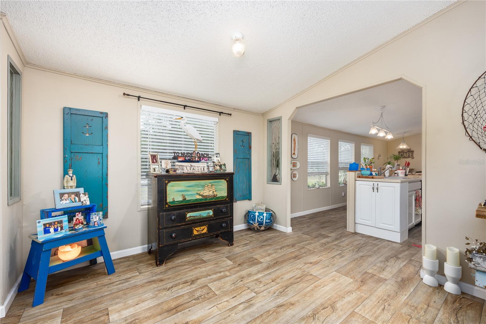 128 SW NANTUCKETT PL