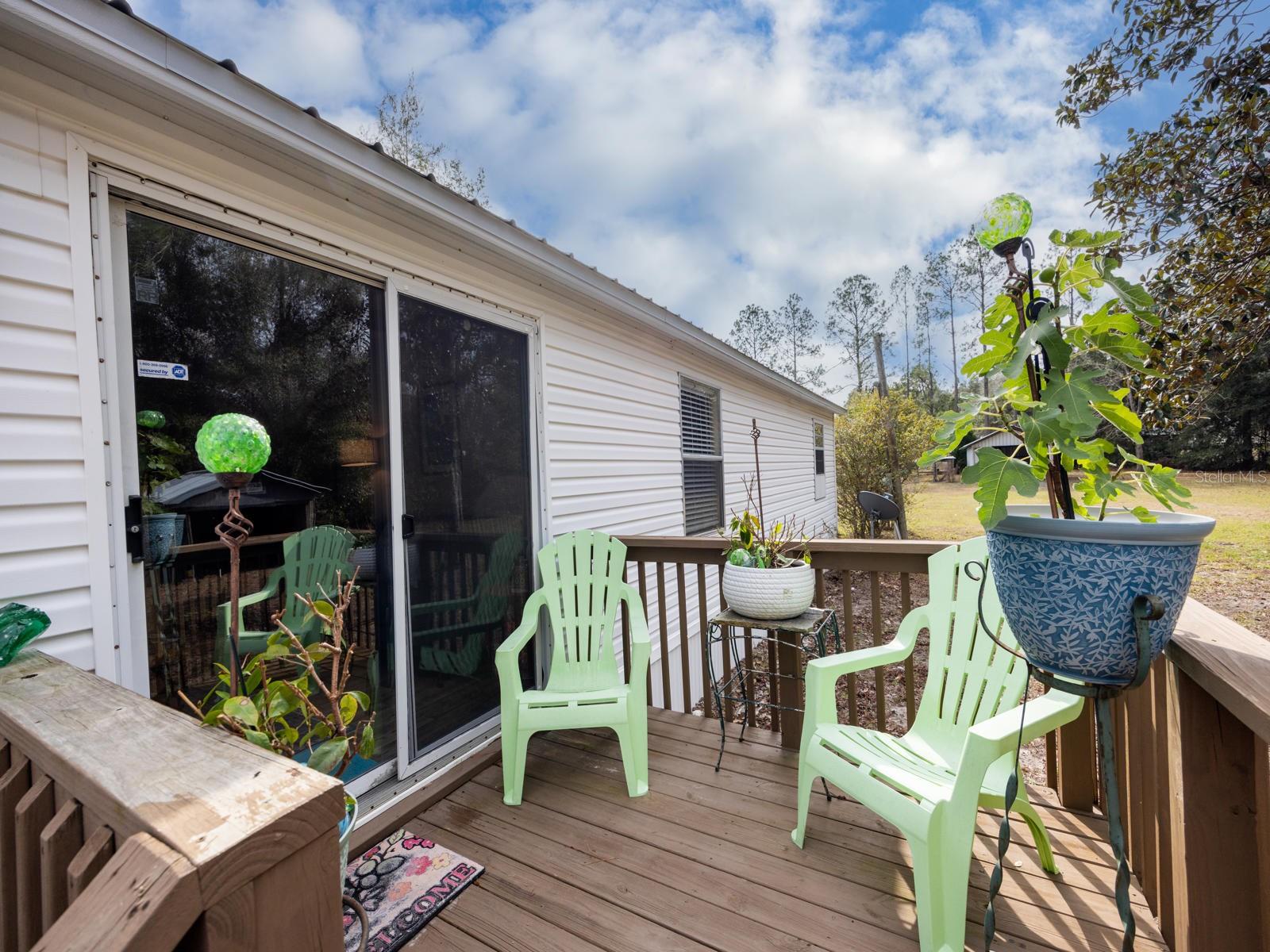 128 SW NANTUCKETT PL