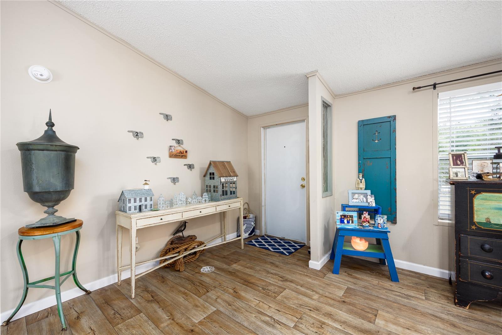 128 SW NANTUCKETT PL