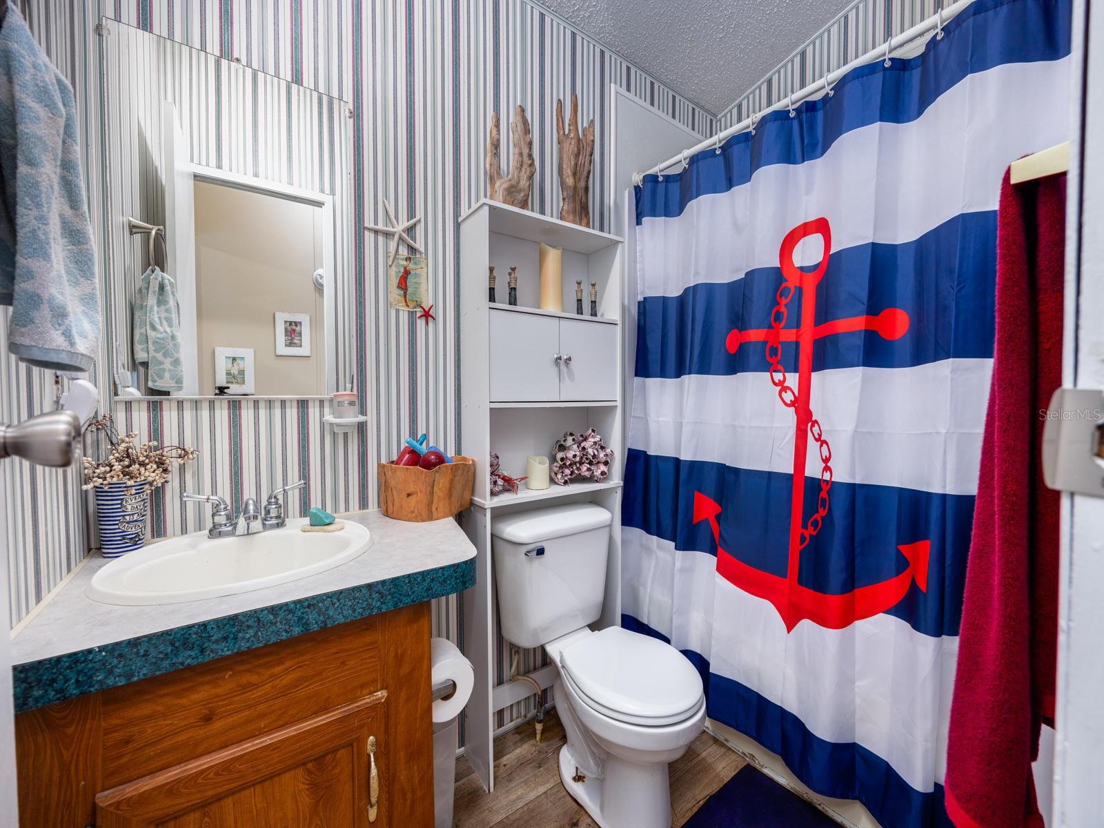 128 SW NANTUCKETT PL