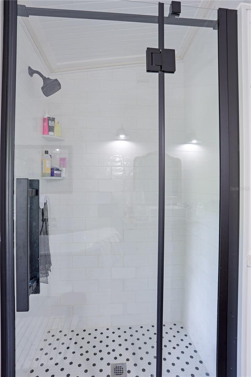 397 SW CANTALOUPE AVE