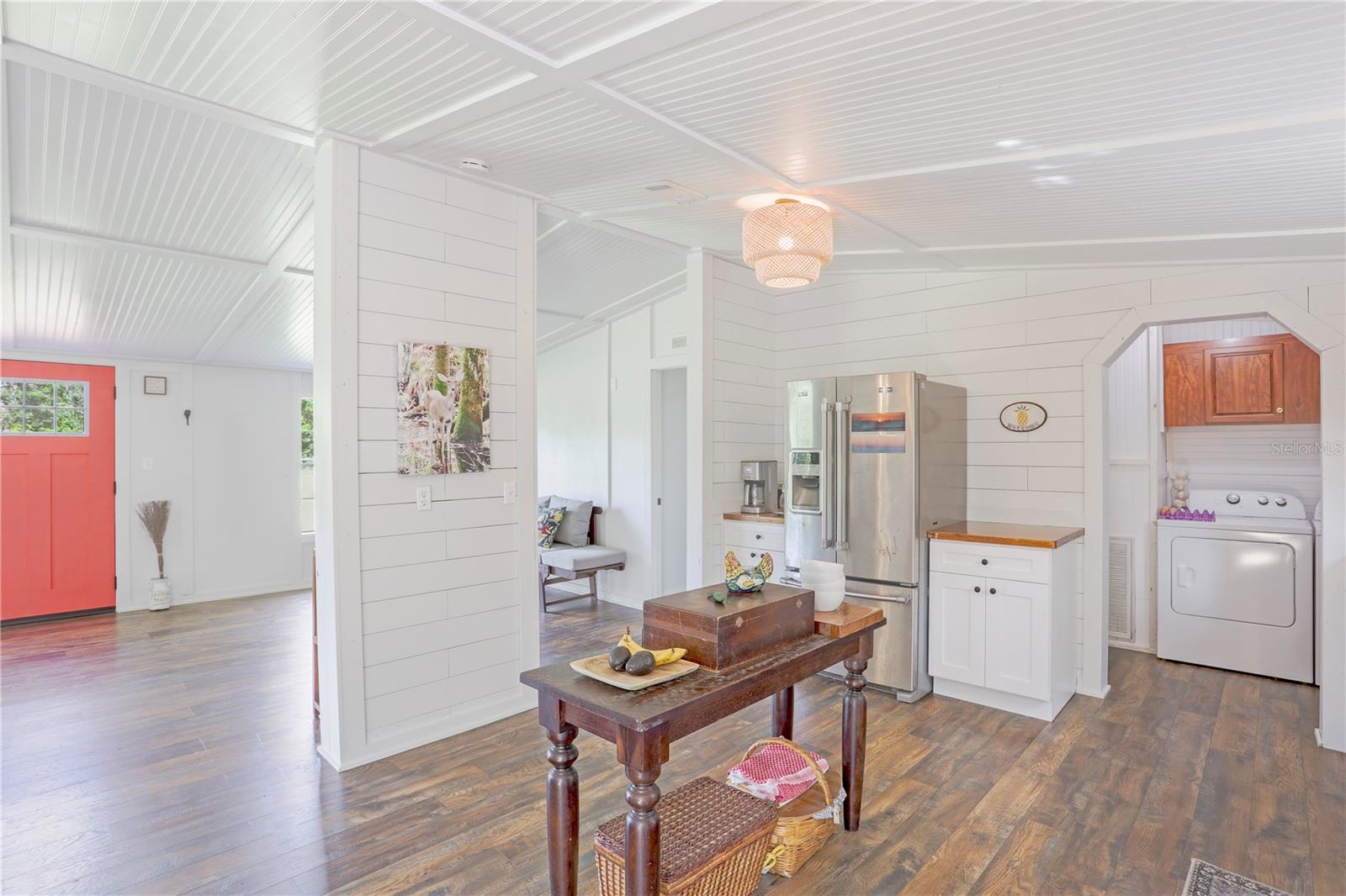 397 SW CANTALOUPE AVE