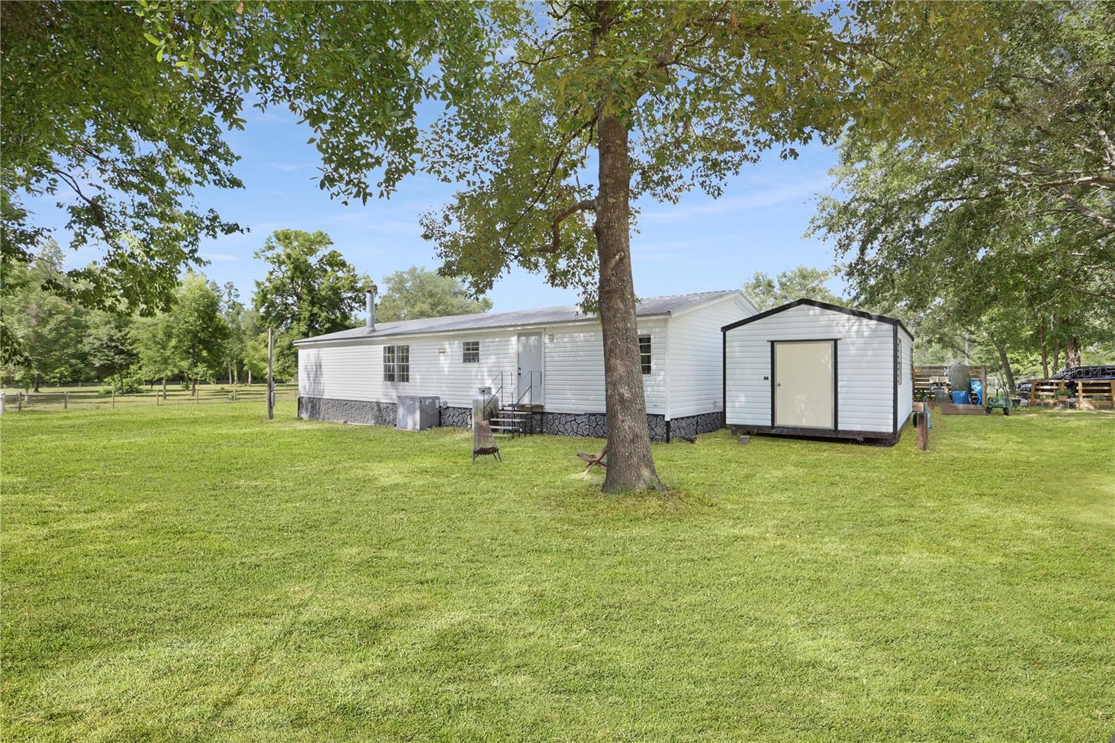 397 SW CANTALOUPE AVE