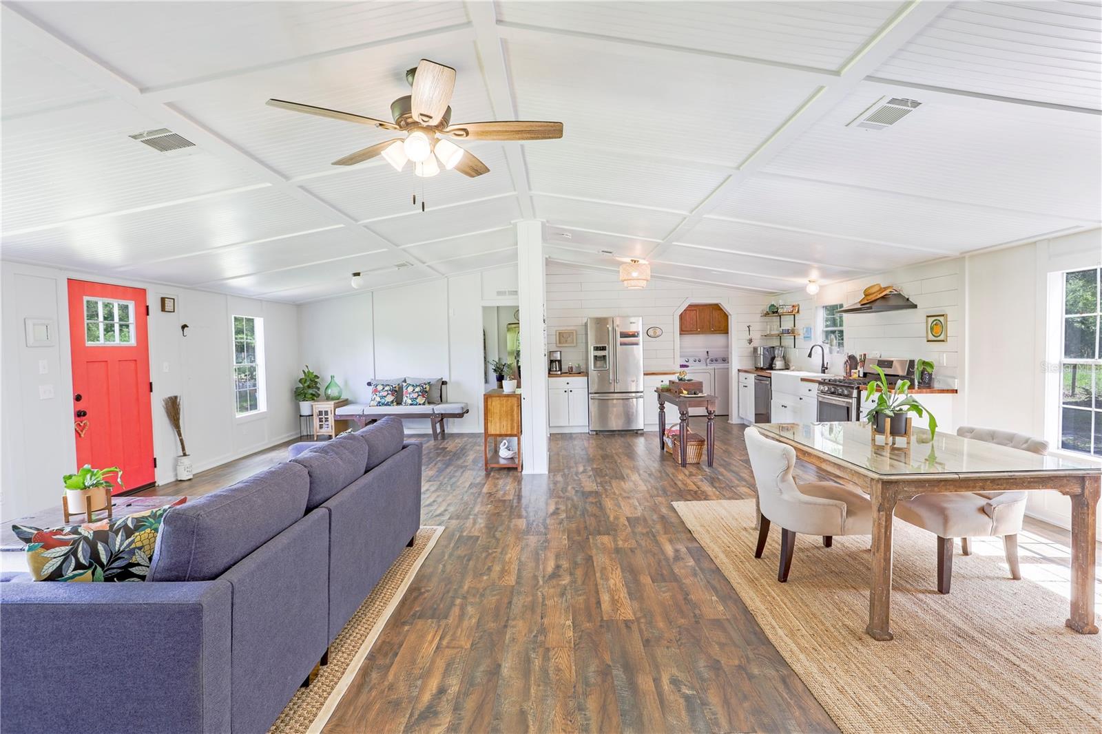 397 SW CANTALOUPE AVE