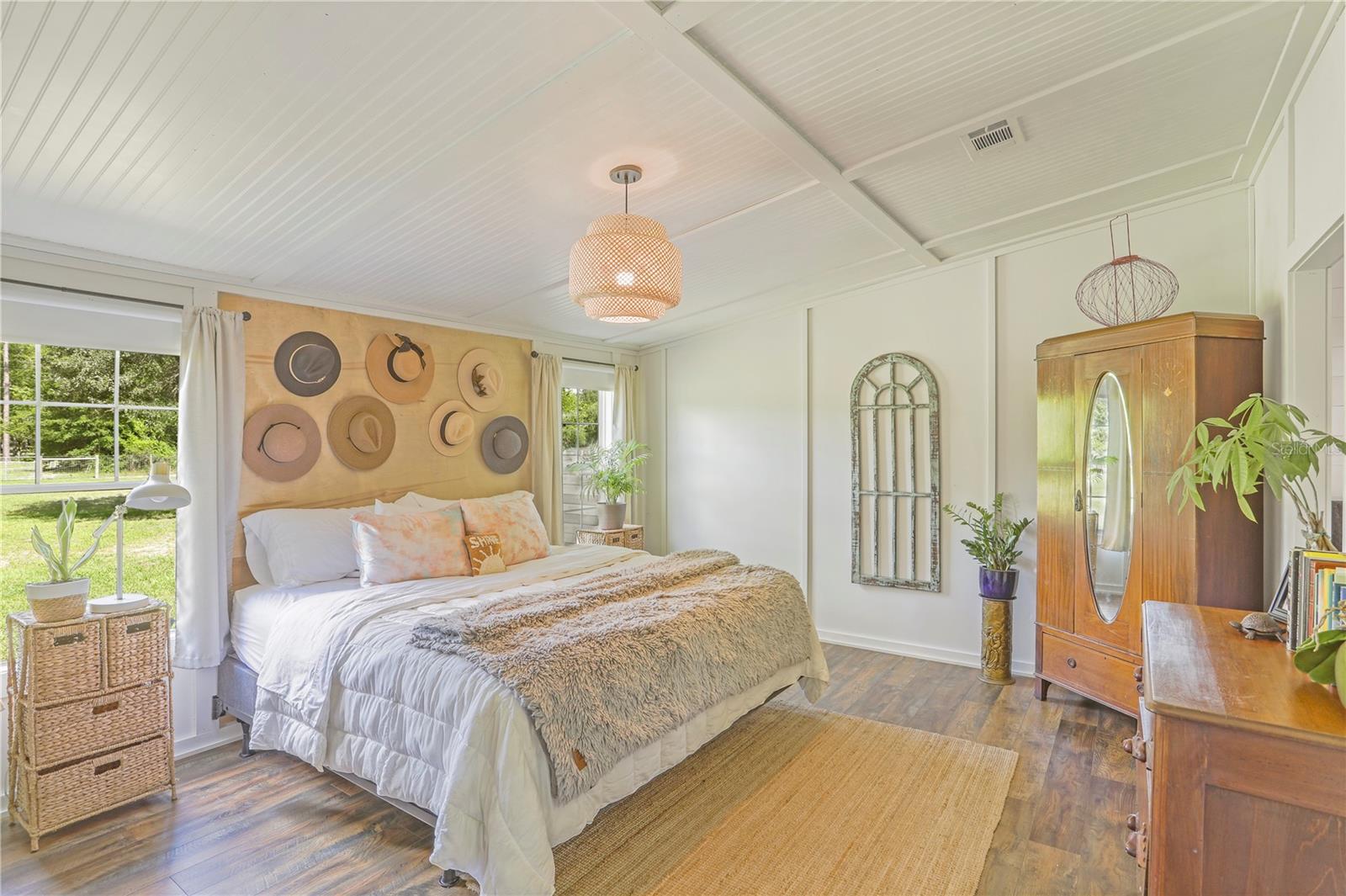 397 SW CANTALOUPE AVE