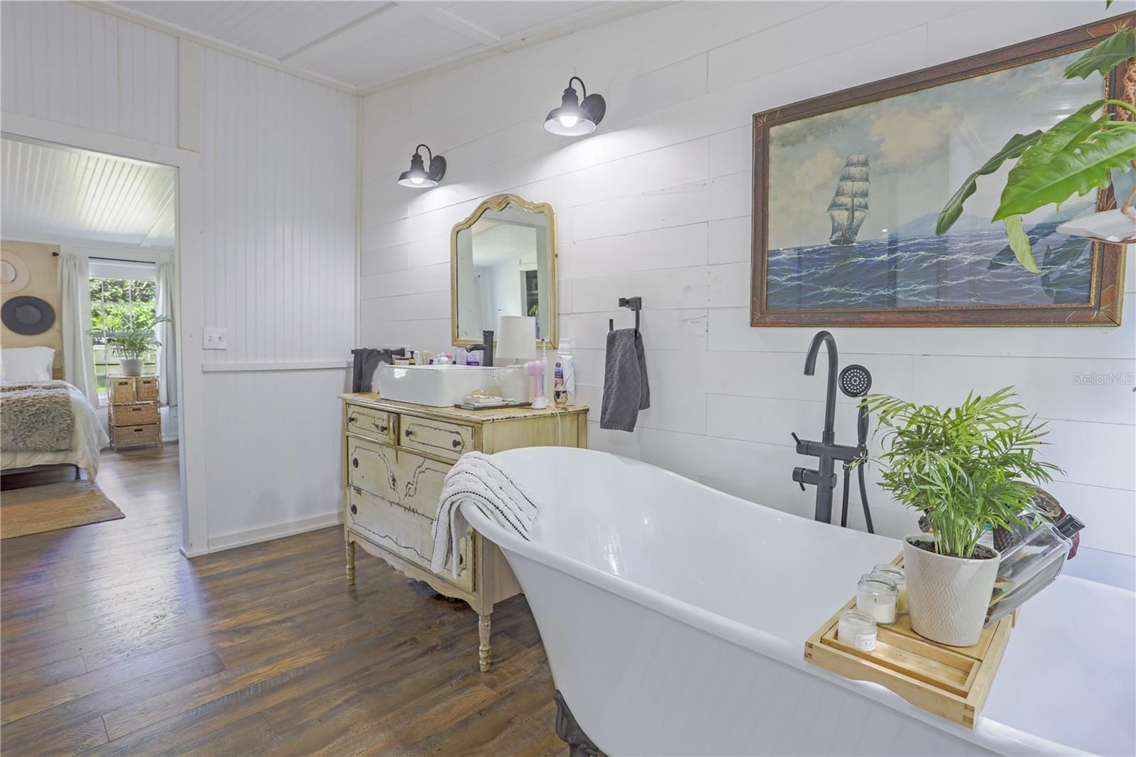 397 SW CANTALOUPE AVE