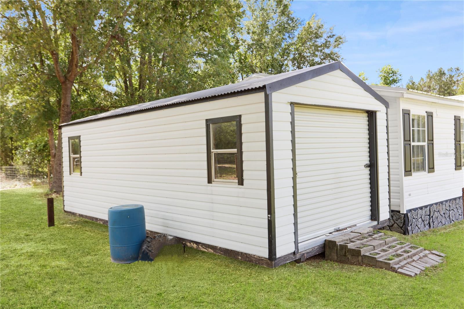 397 SW CANTALOUPE AVE