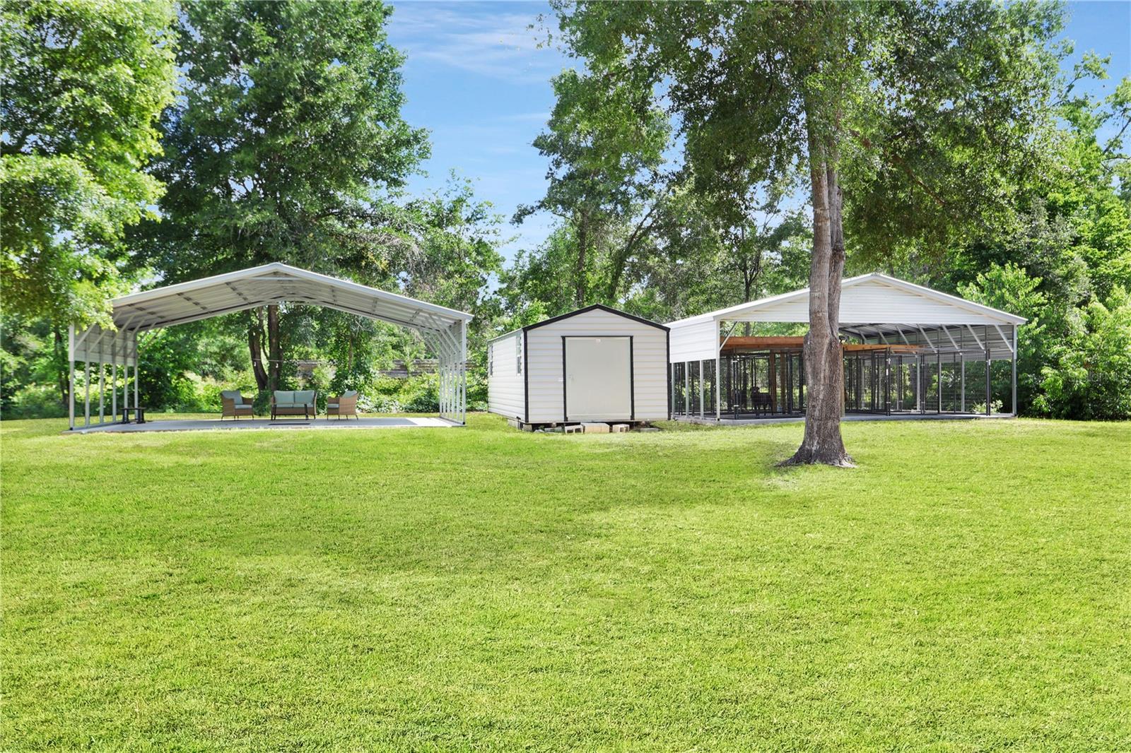 397 SW CANTALOUPE AVE