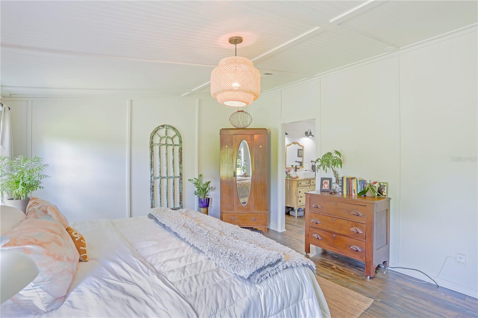 397 SW CANTALOUPE AVE