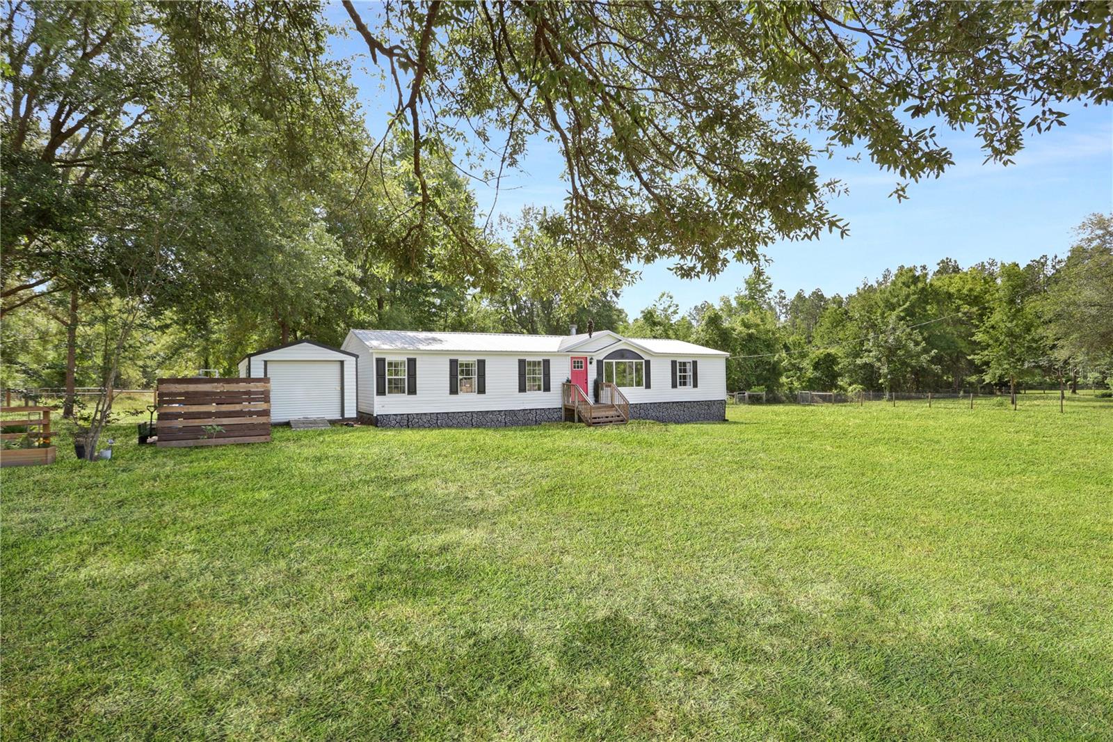 397 SW CANTALOUPE AVE