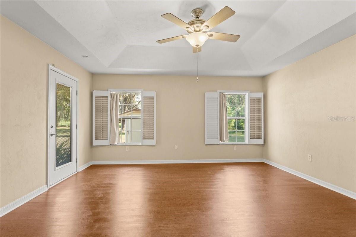 632 SW CATHERINE LN