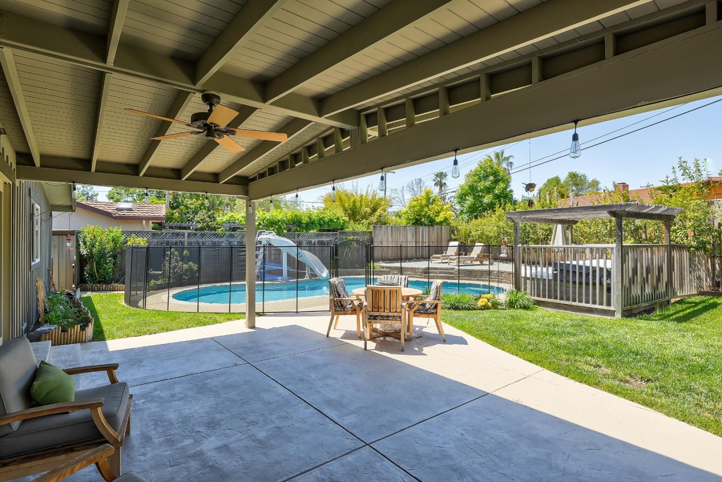 1249 Lime DR