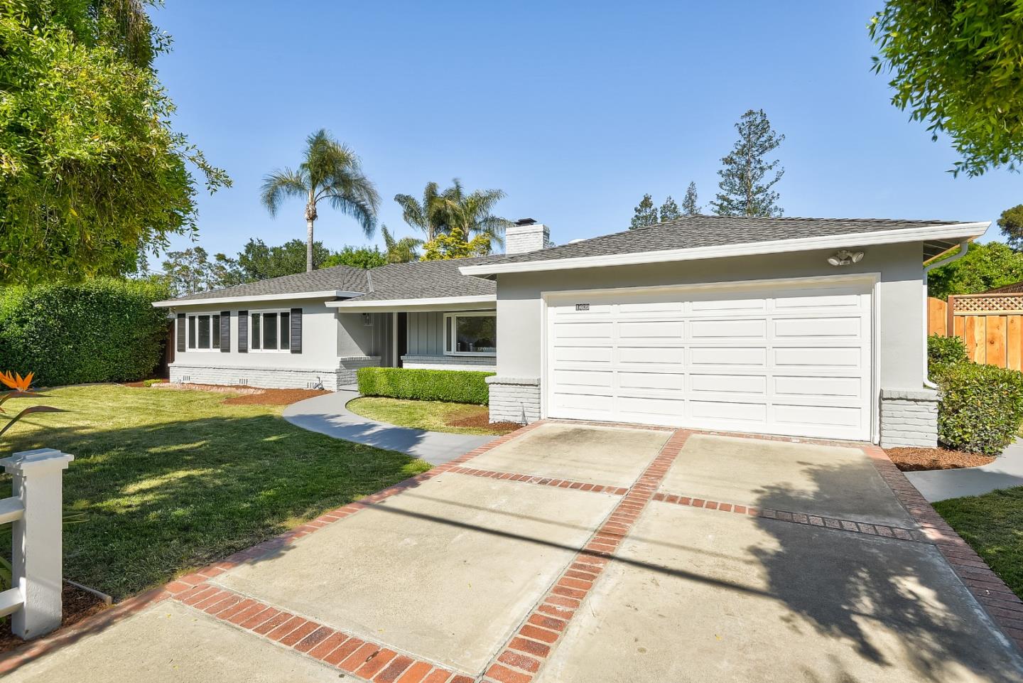 1409 Ravenswood DR
