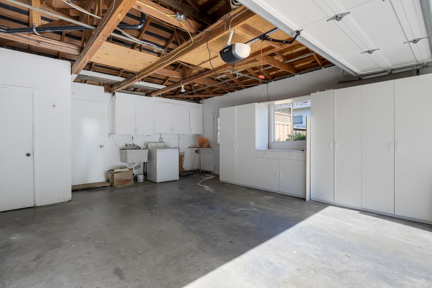 1409 Ravenswood DR
