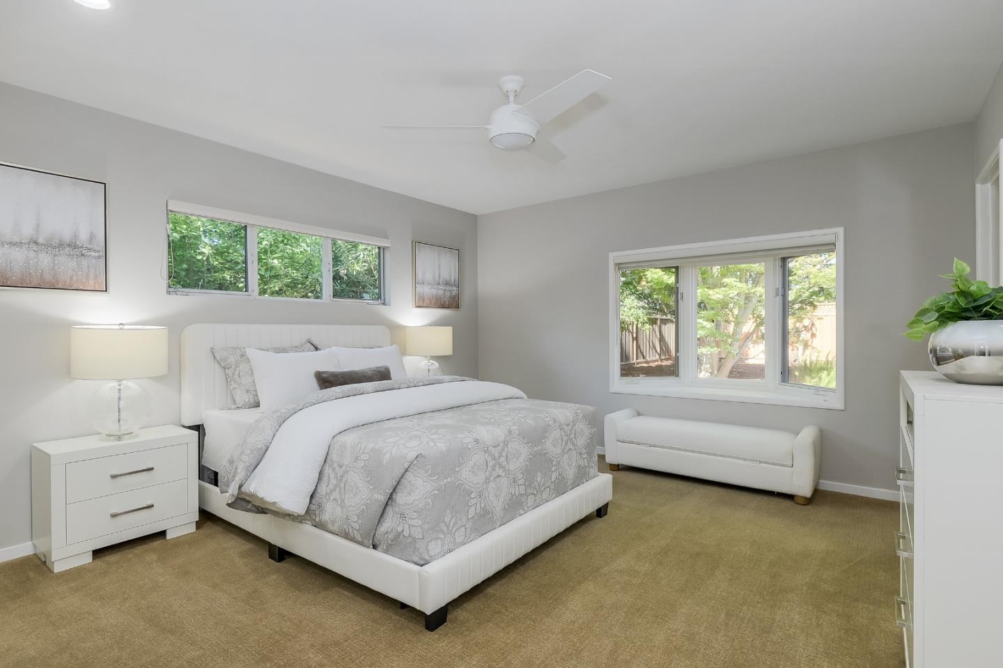 1409 Ravenswood DR