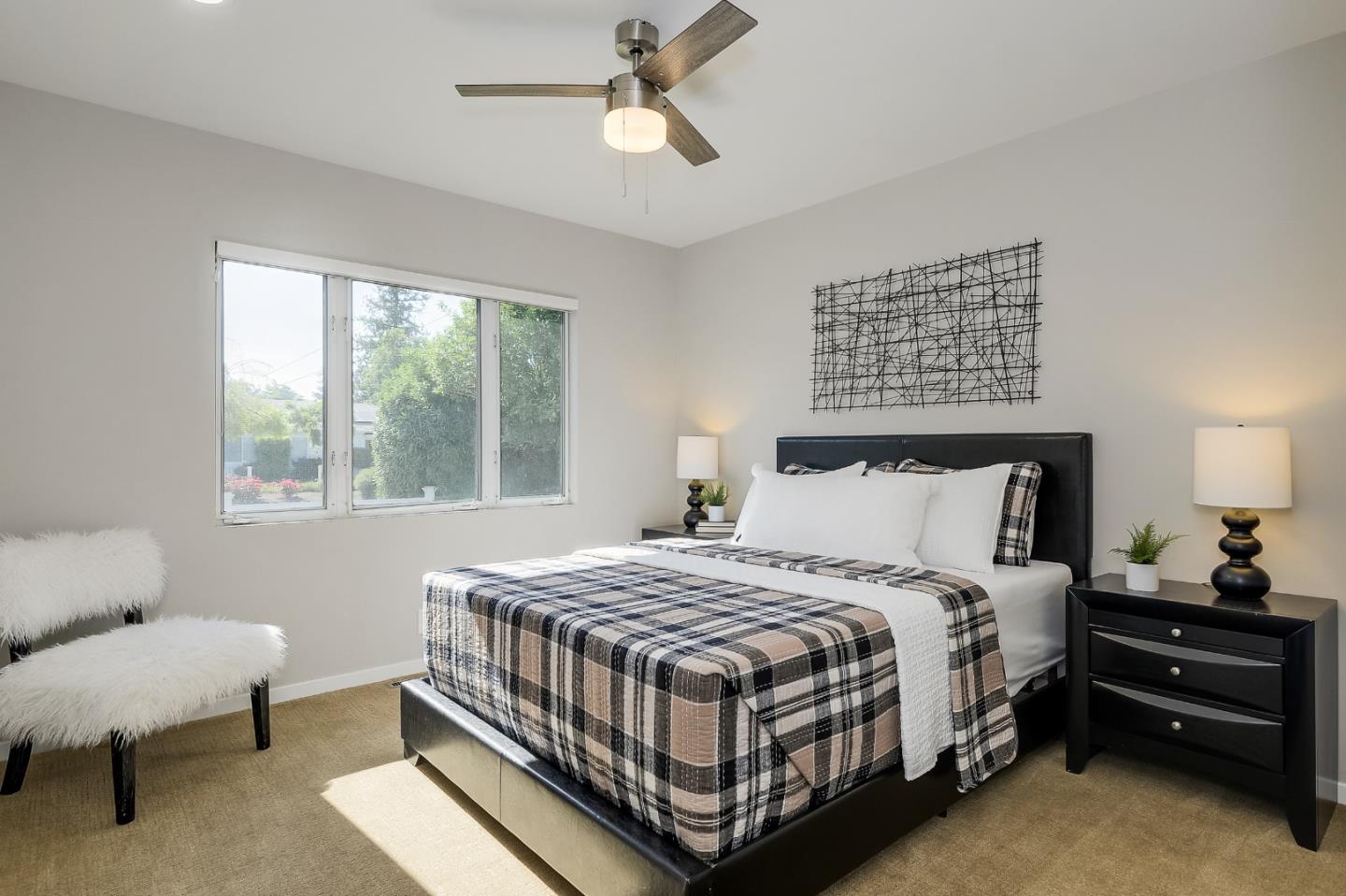 1409 Ravenswood DR