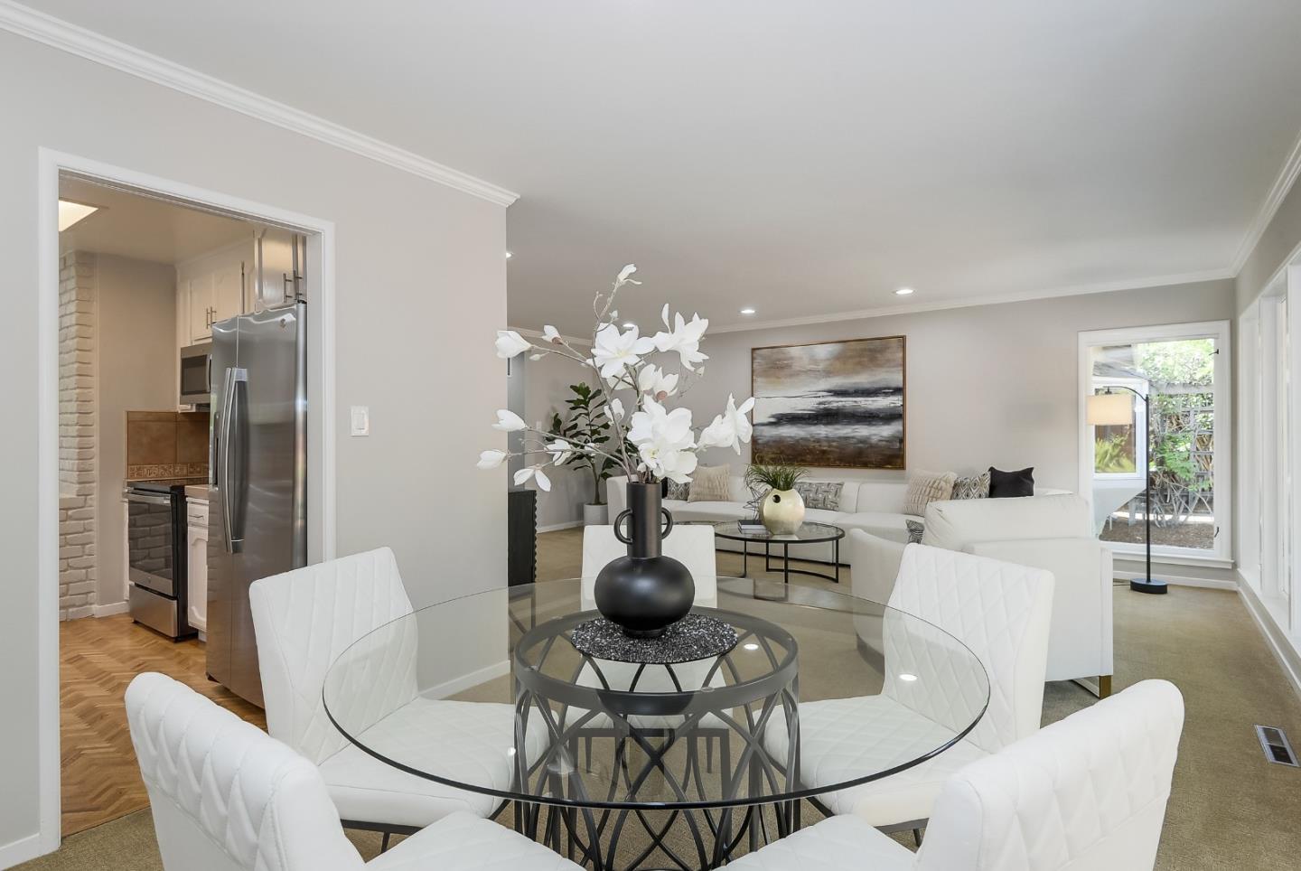 1409 Ravenswood DR