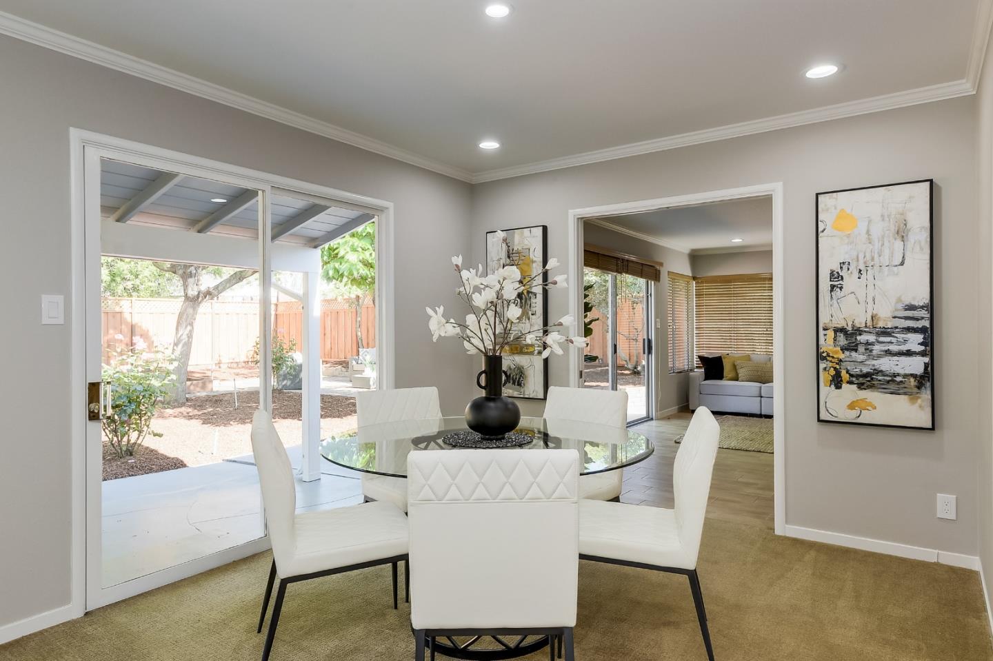 1409 Ravenswood DR