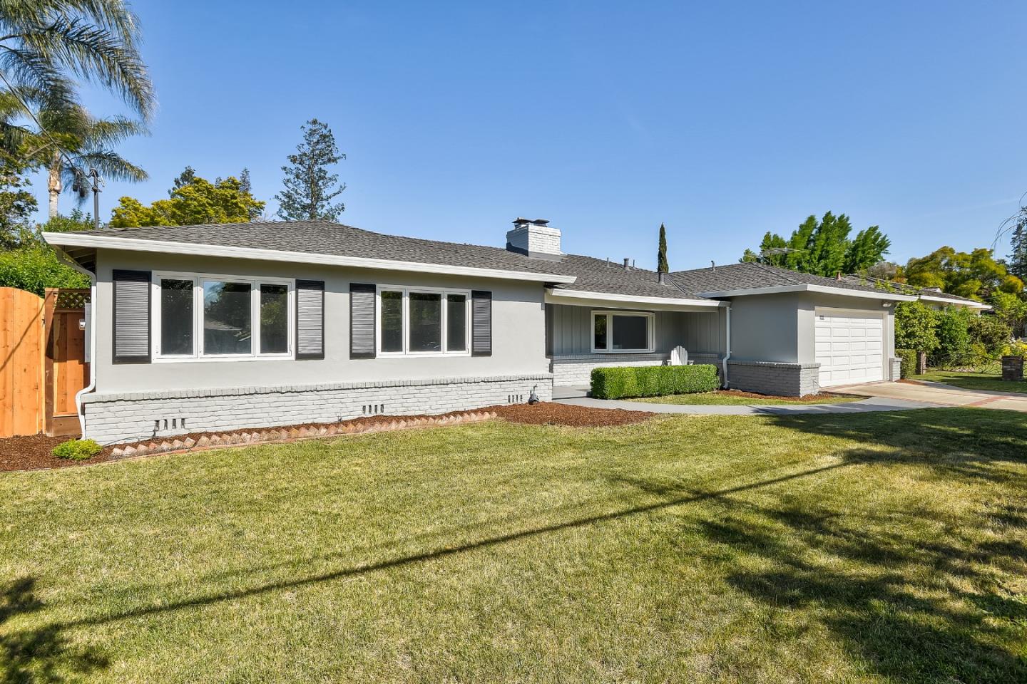1409 Ravenswood DR
