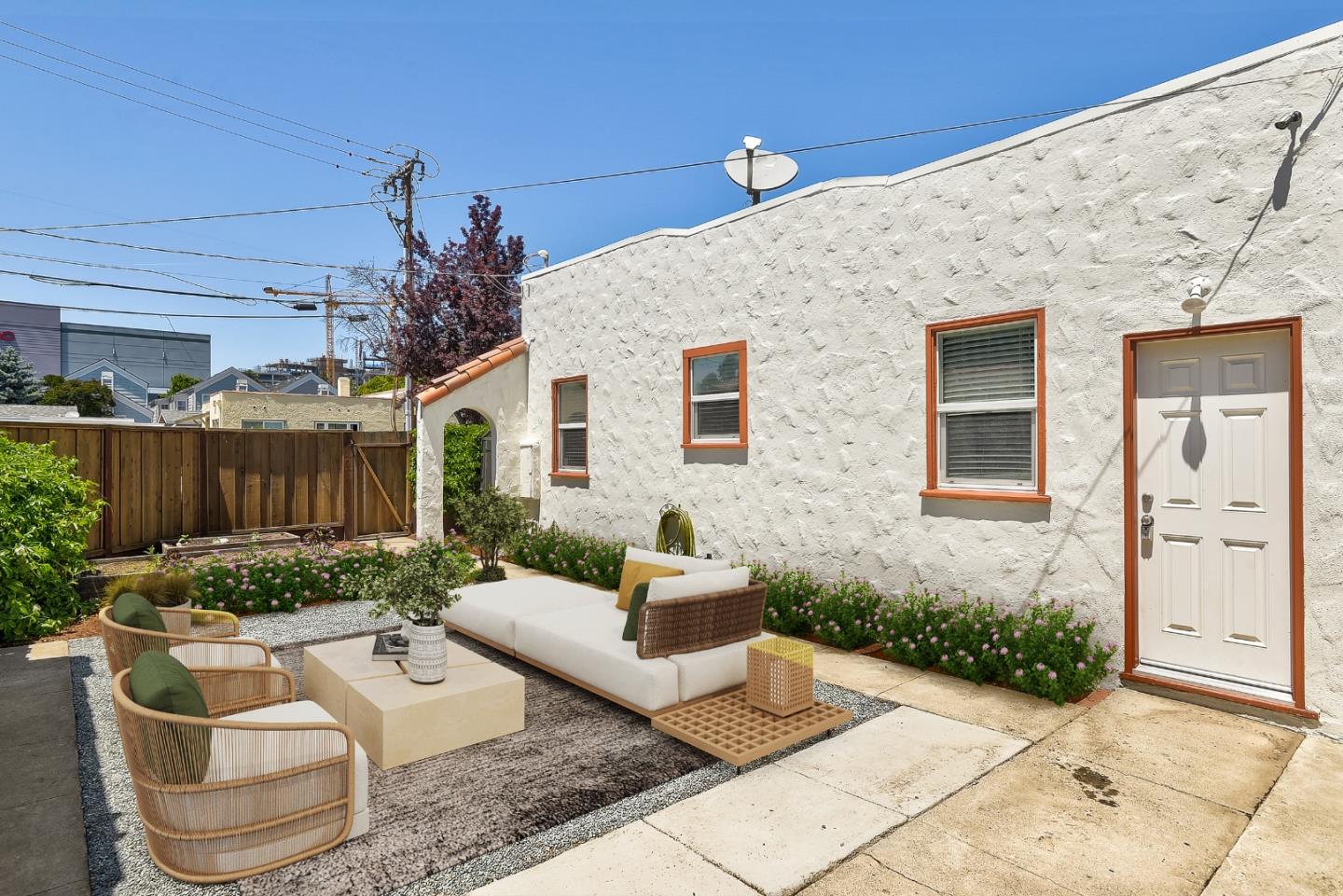 300 E Mc Kinley AVE