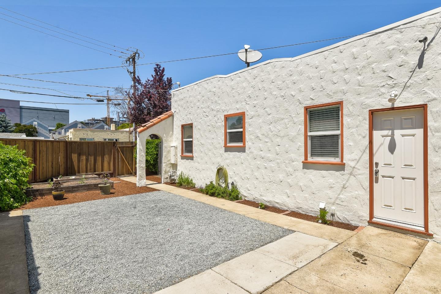 300 E Mc Kinley AVE