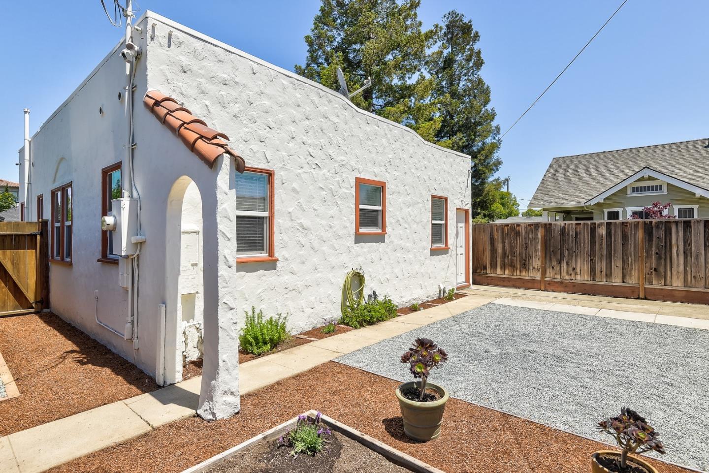 300 E Mc Kinley AVE