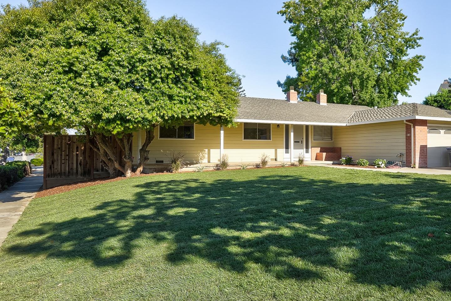 816 Cascade DR