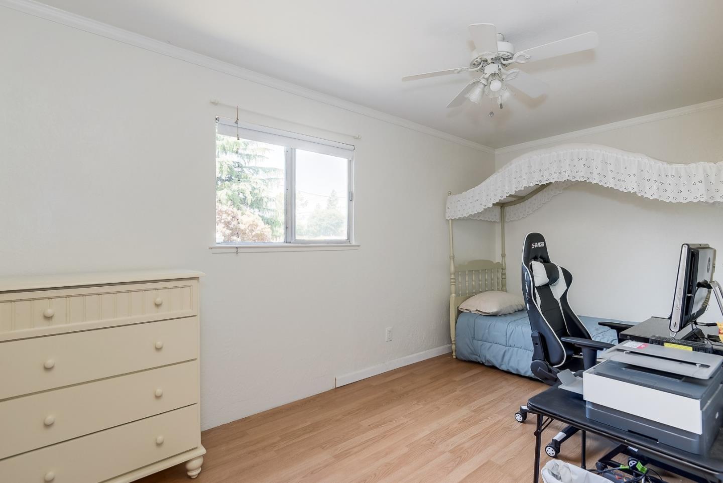 2019 E ST