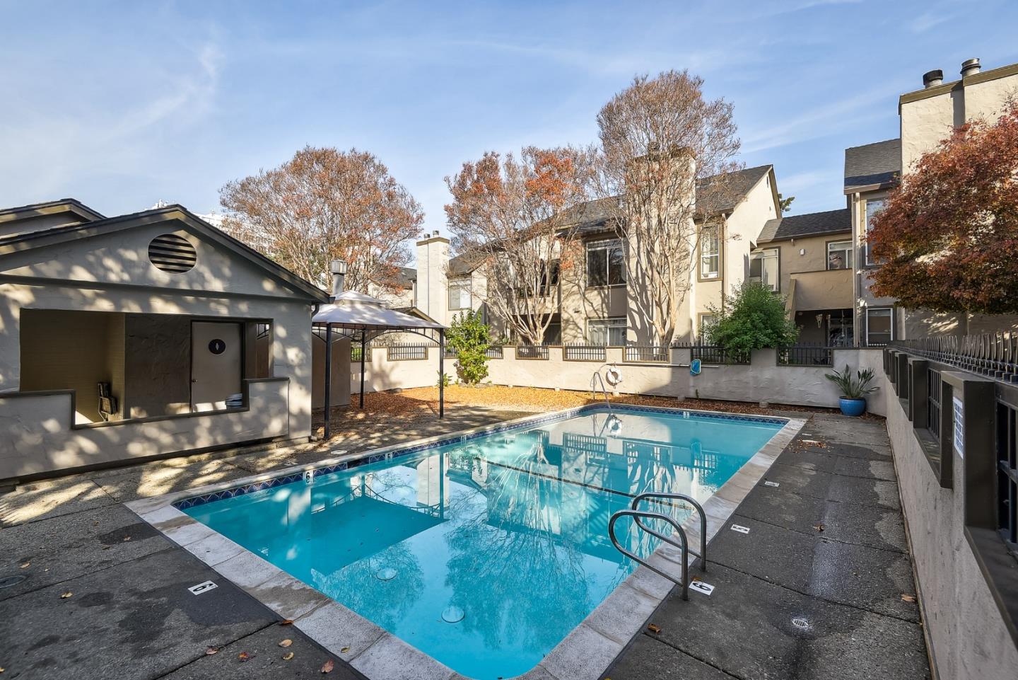 75 Hobson ST 1B