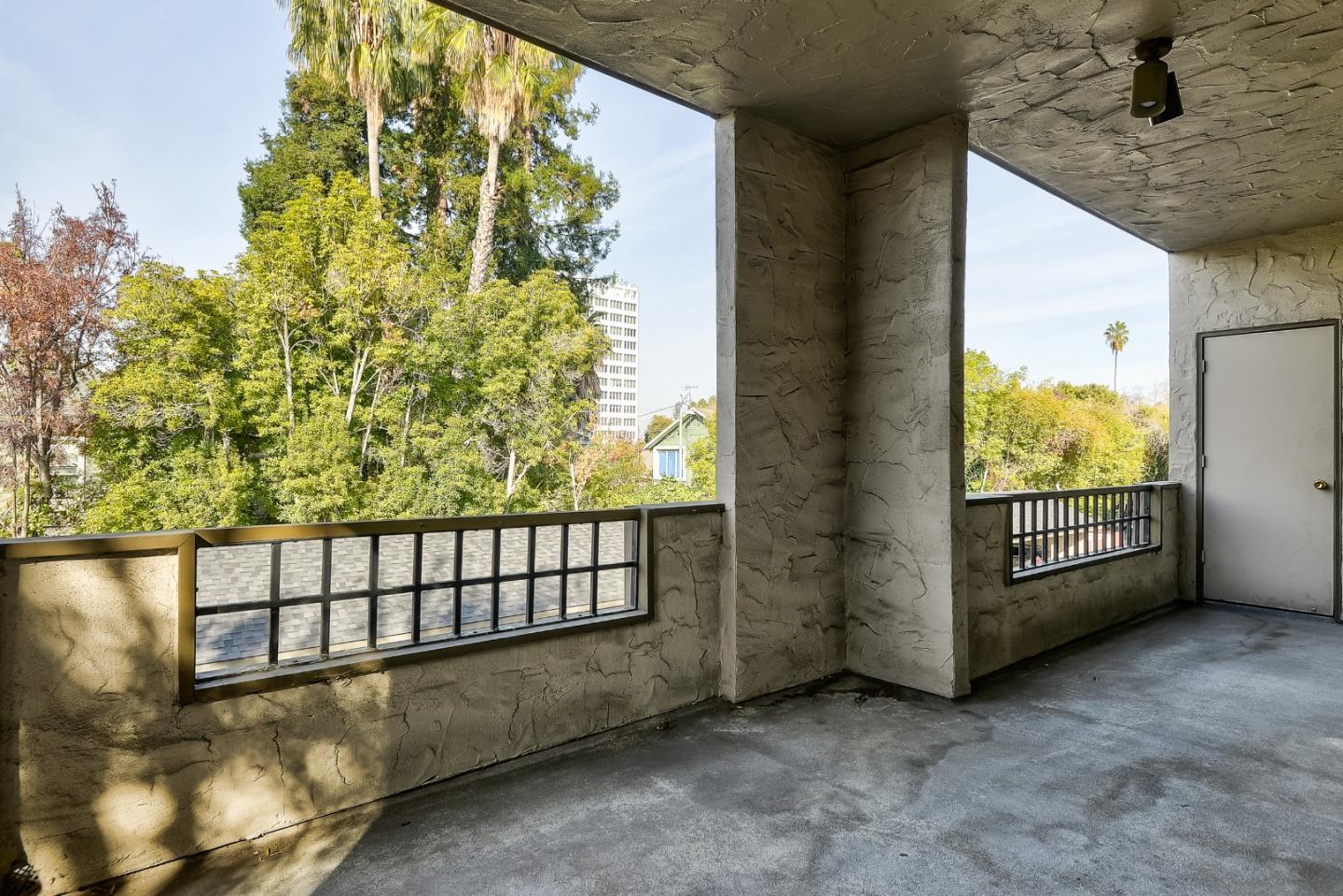 75 Hobson ST 1B