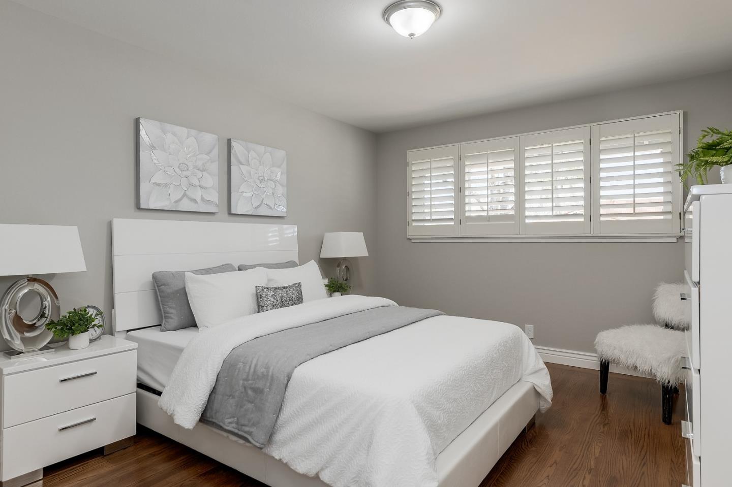 1359 Bobolink CIR