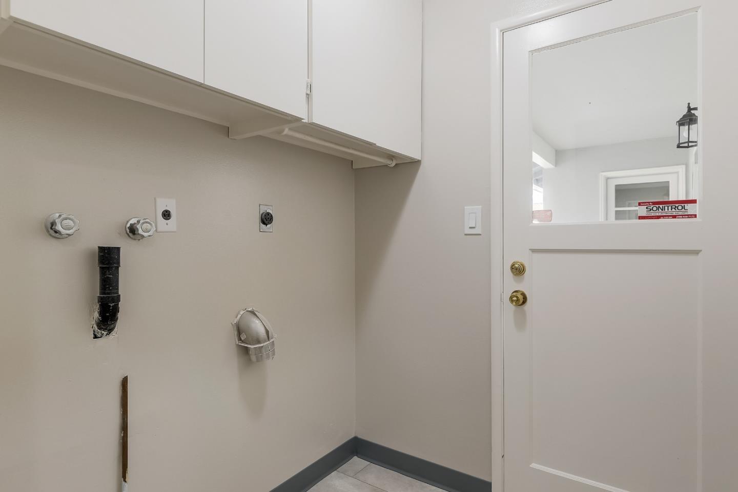 1359 Bobolink CIR